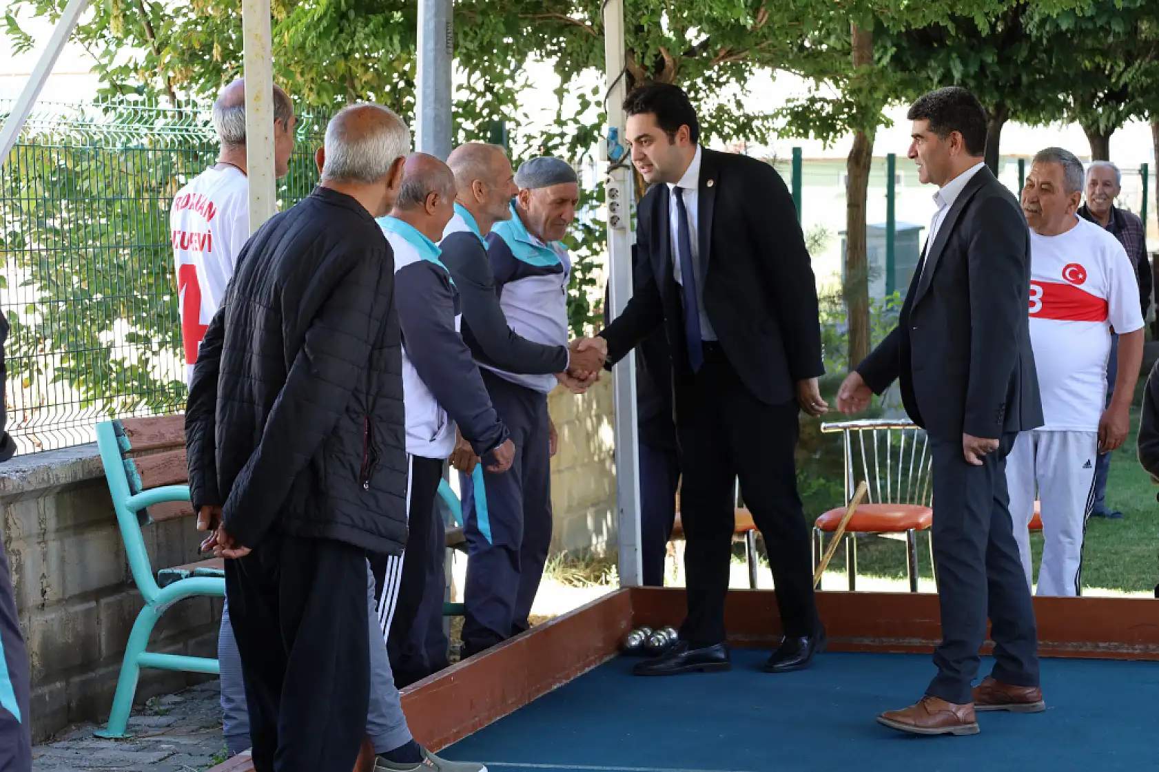 Ağrı'da düzenlenen bocce maçı huzurevi sakinlerini bir araya getirdi