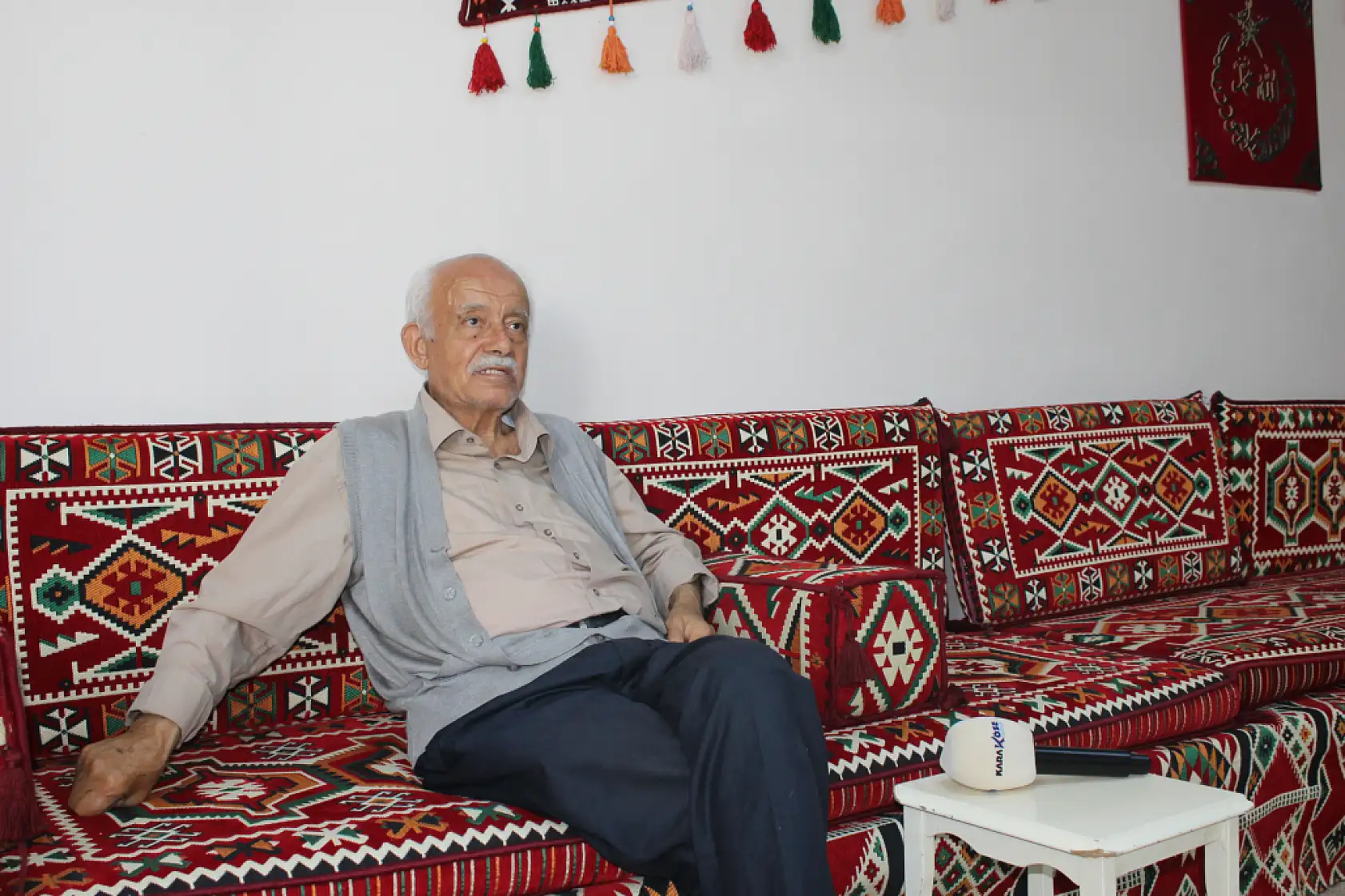 Gazeteciliğe 52 yılını veren Ahmet Amca, Ağrı Huzurevi'nde anılarını anlattı