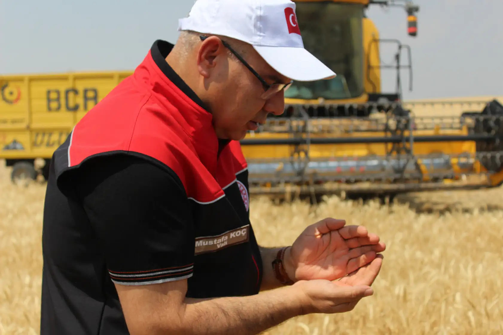 Vali Koç Buğday hasadına katıldı, Ağrı'nın tarımsal gücünü açıkladı
