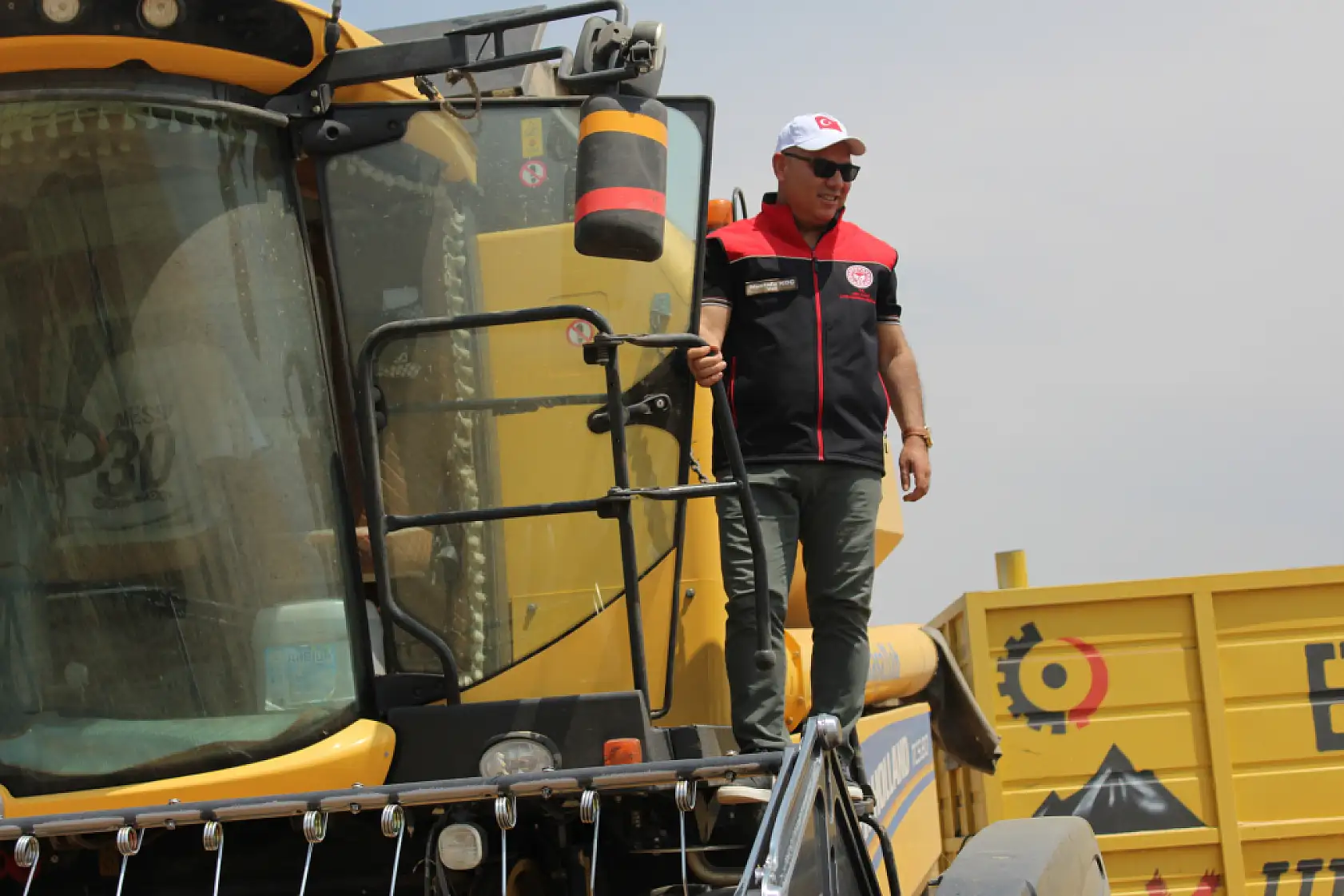 Vali Koç Buğday hasadına katıldı, Ağrı'nın tarımsal gücünü açıkladı