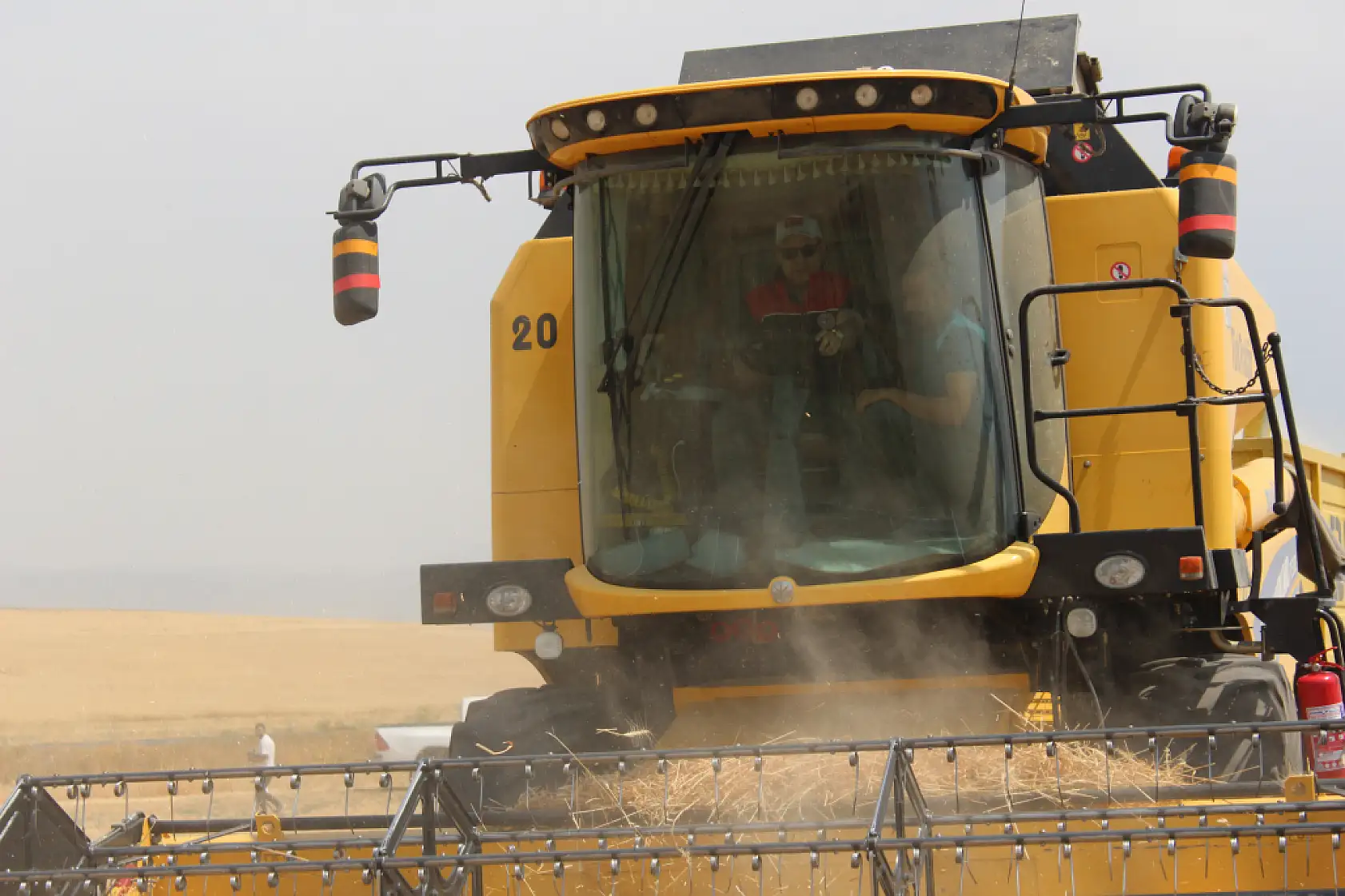 Vali Koç Buğday hasadına katıldı, Ağrı'nın tarımsal gücünü açıkladı