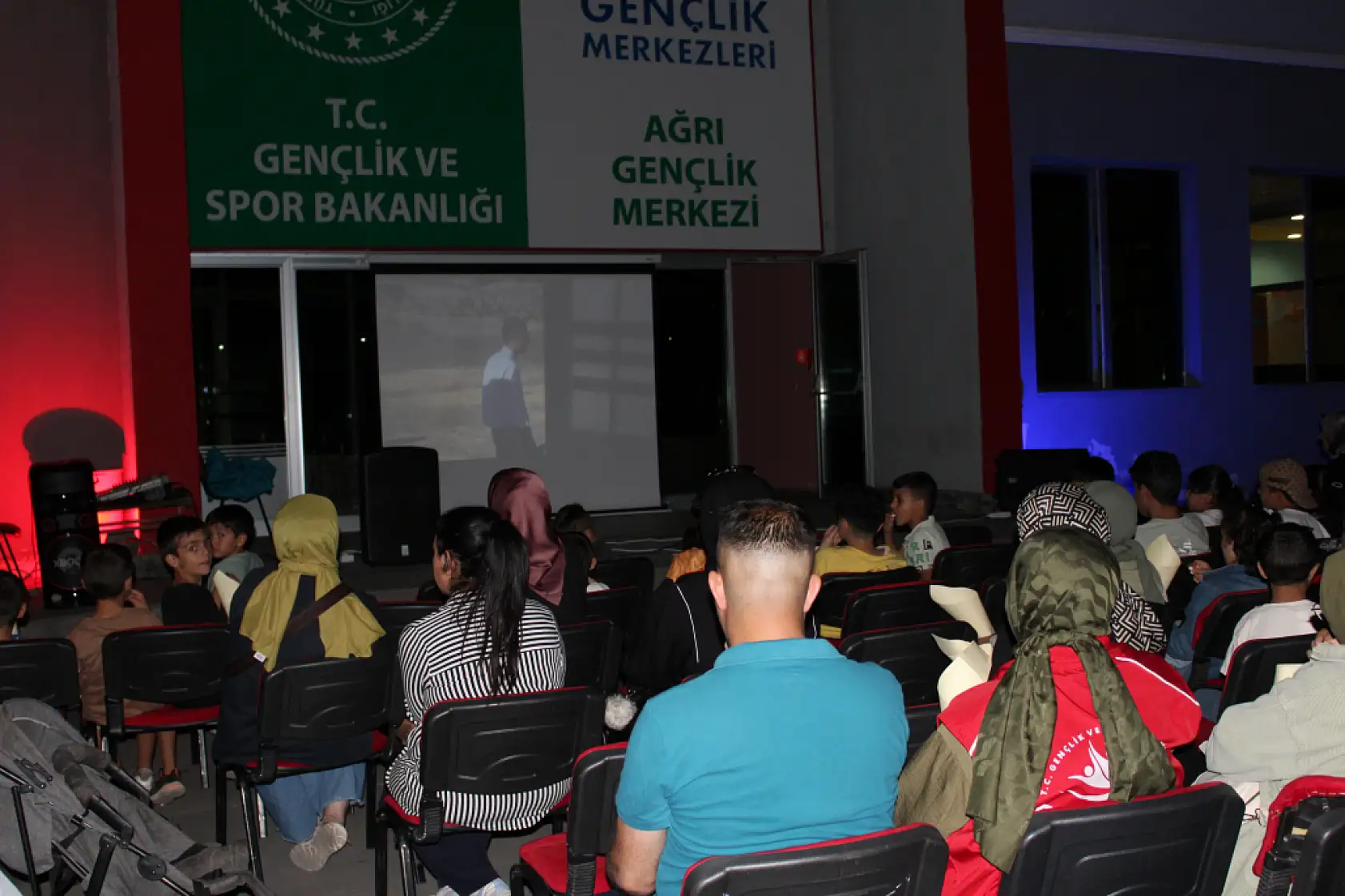 Ağrı'da yaz akşamları sinema keyfiyle renklendi