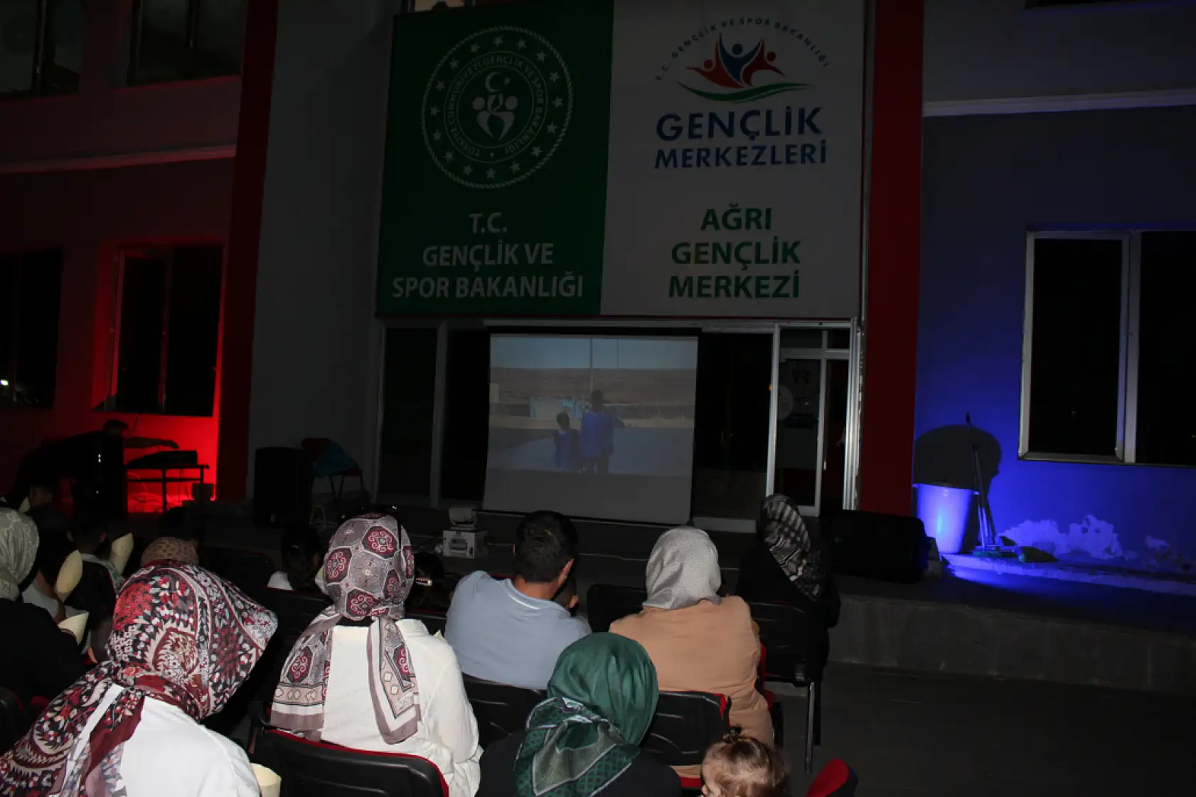 Ağrı'da yaz akşamları sinema keyfiyle renklendi