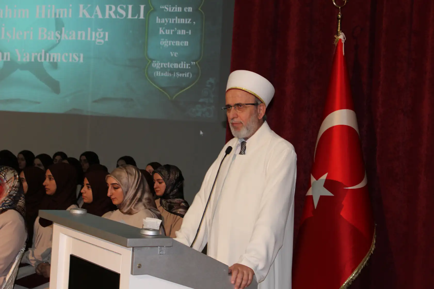 Kur'an nesli yetişiyor: Ağrı'da 117 hafız belgelerini aldı