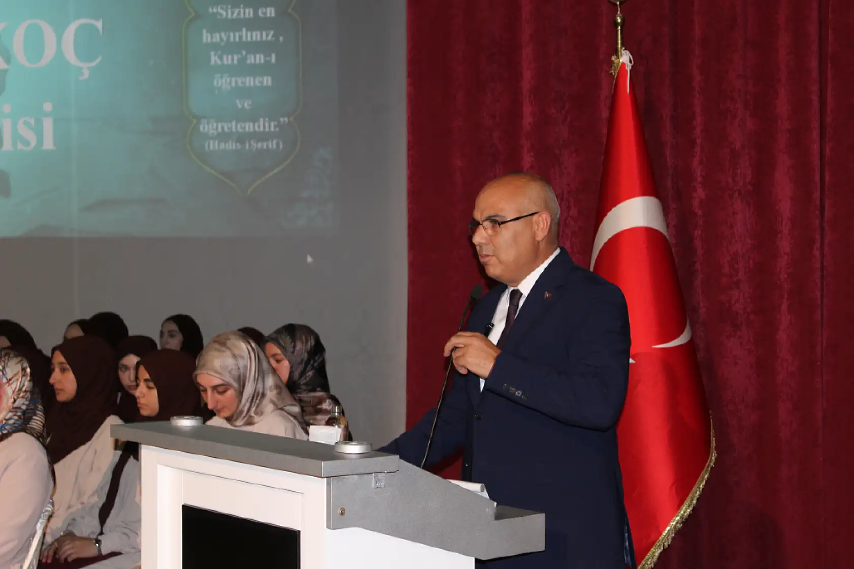 Kur'an nesli yetişiyor: Ağrı'da 117 hafız belgelerini aldı