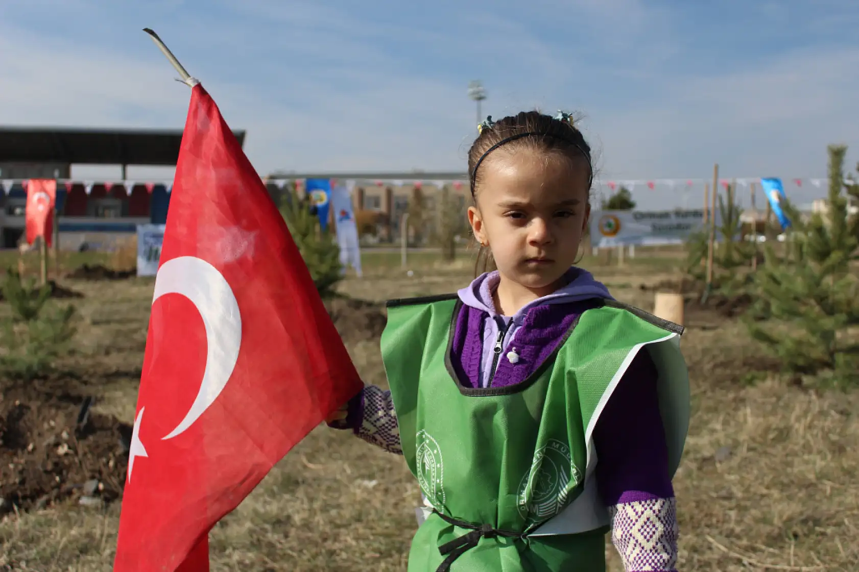 Ağrı'da toprak umutla buluştu binlerce fidan geleceğe nefes oldu