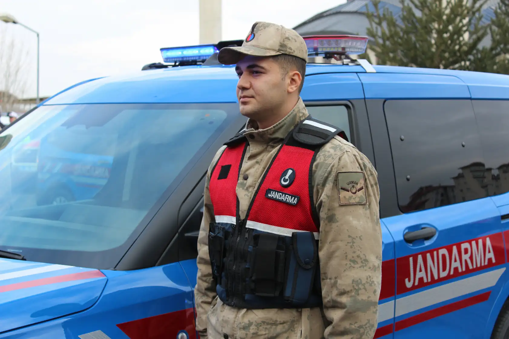 Ağrı'da Emniyet ve Jandarma Teşkilatı'na 85 yeni araç teslim edildi