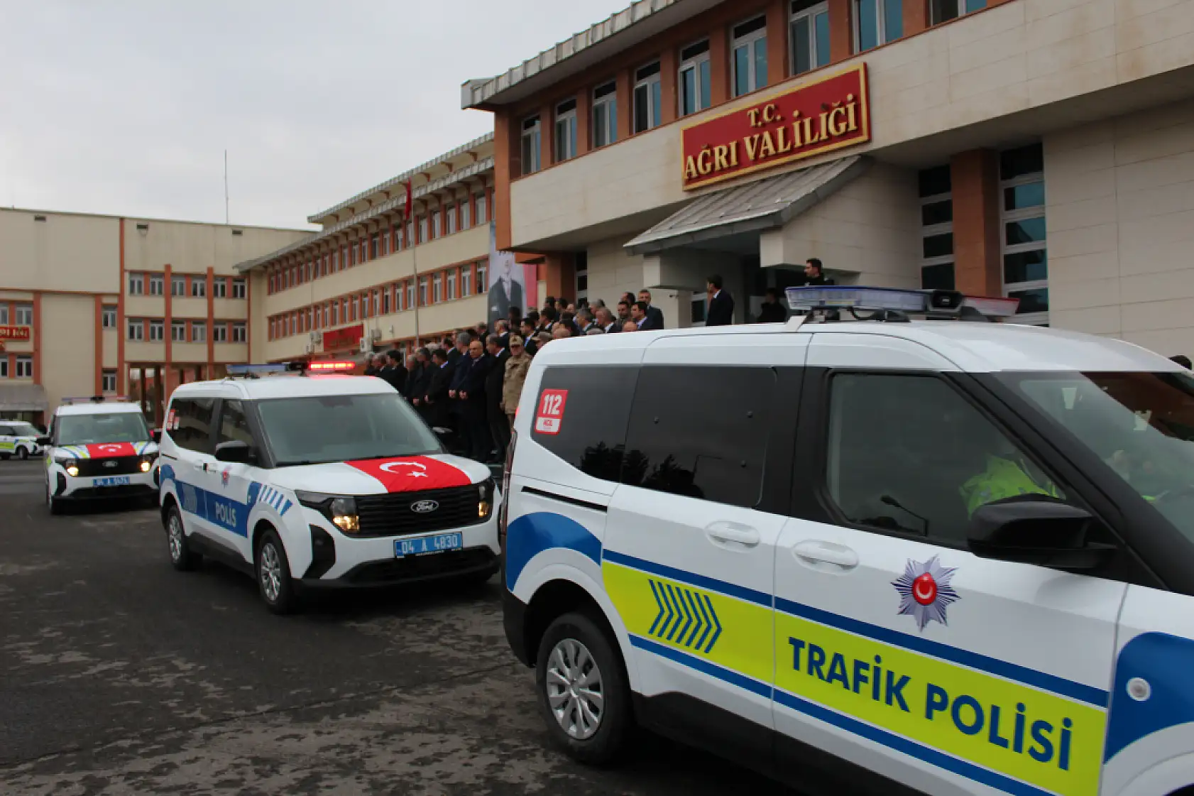 Ağrı'da Emniyet ve Jandarma Teşkilatı'na 85 yeni araç teslim edildi