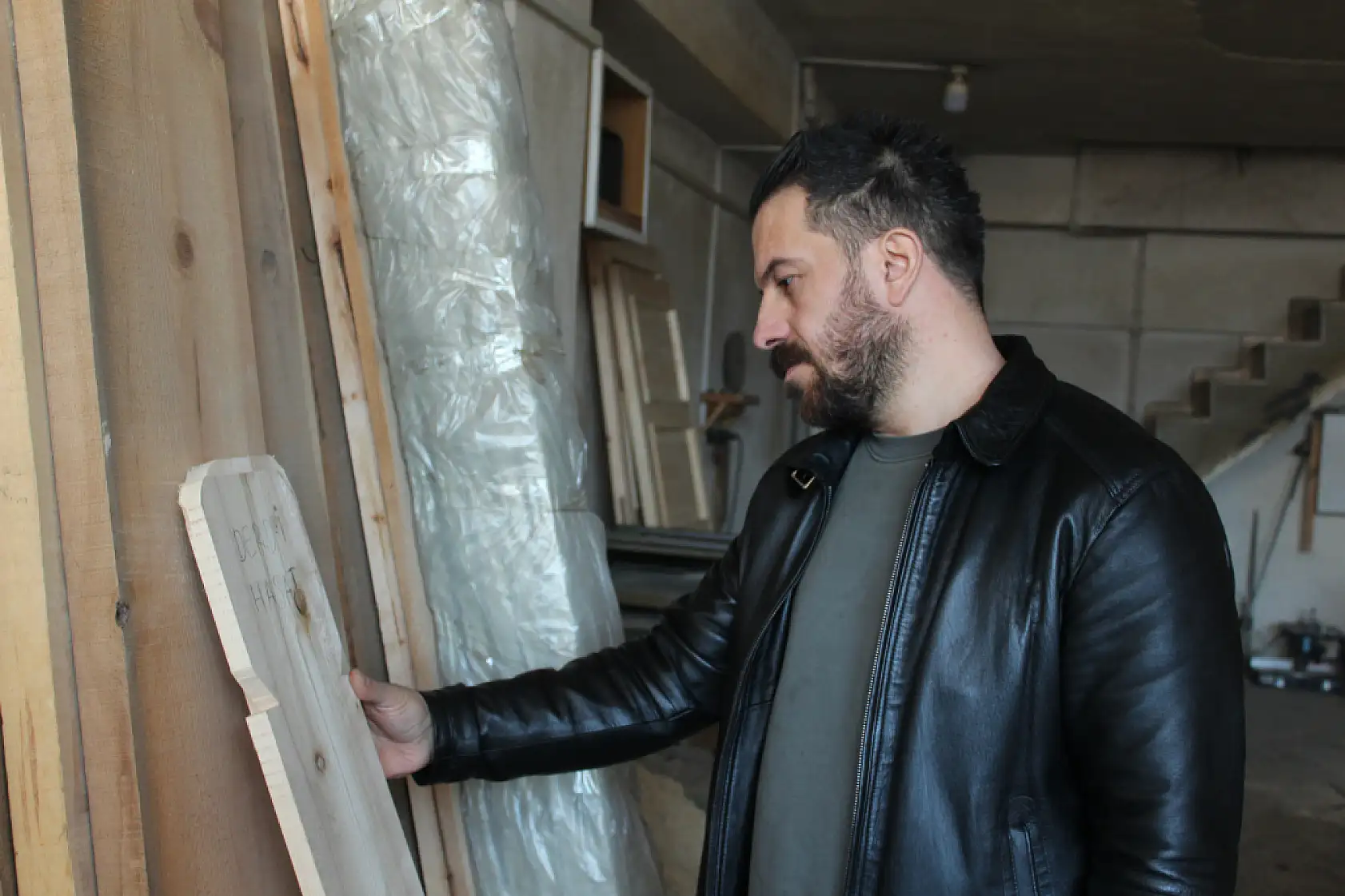 Tahtaya şekil verirken hayata söz yazdı, Ağrı'dan yeni bir müzik hikâyesi doğdu