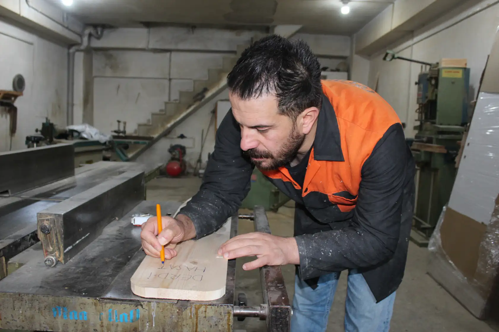 Tahtaya şekil verirken hayata söz yazdı, Ağrı'dan yeni bir müzik hikâyesi doğdu