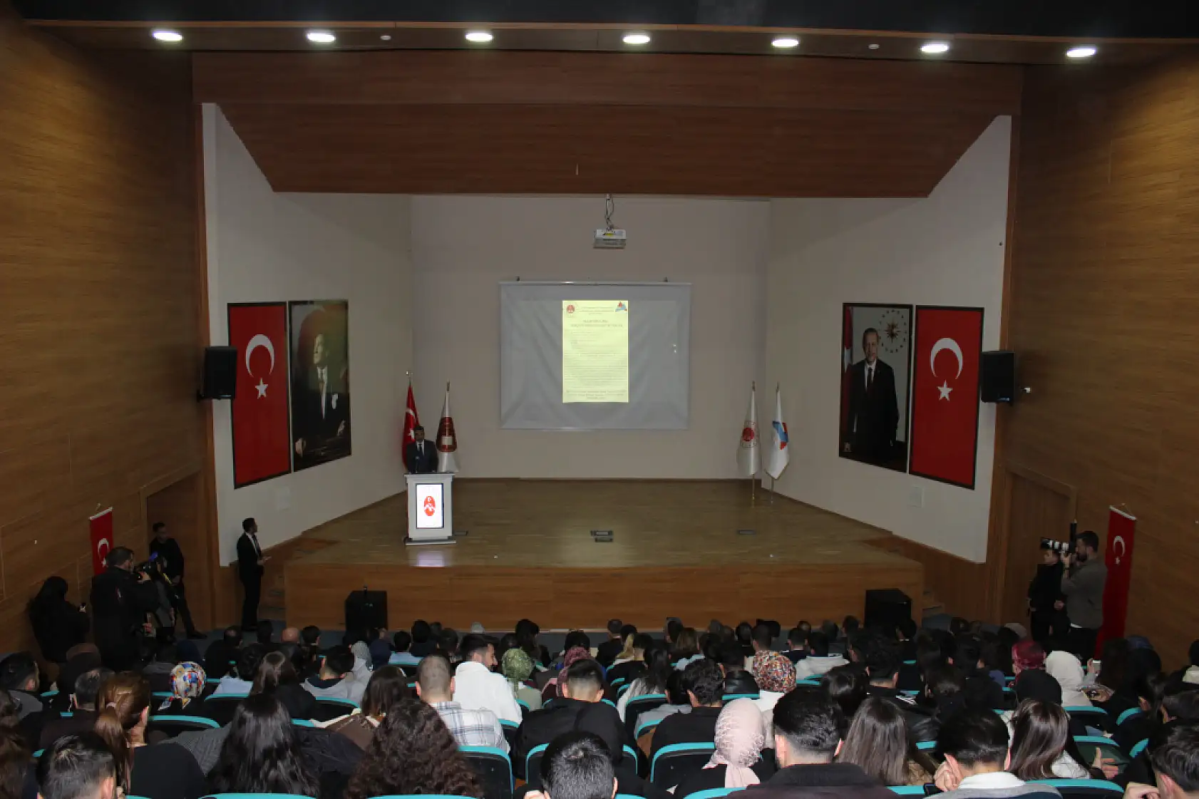 Ağrı'da gençlere kritik uyarı: 'Kolay Para' tuzağına dikkat