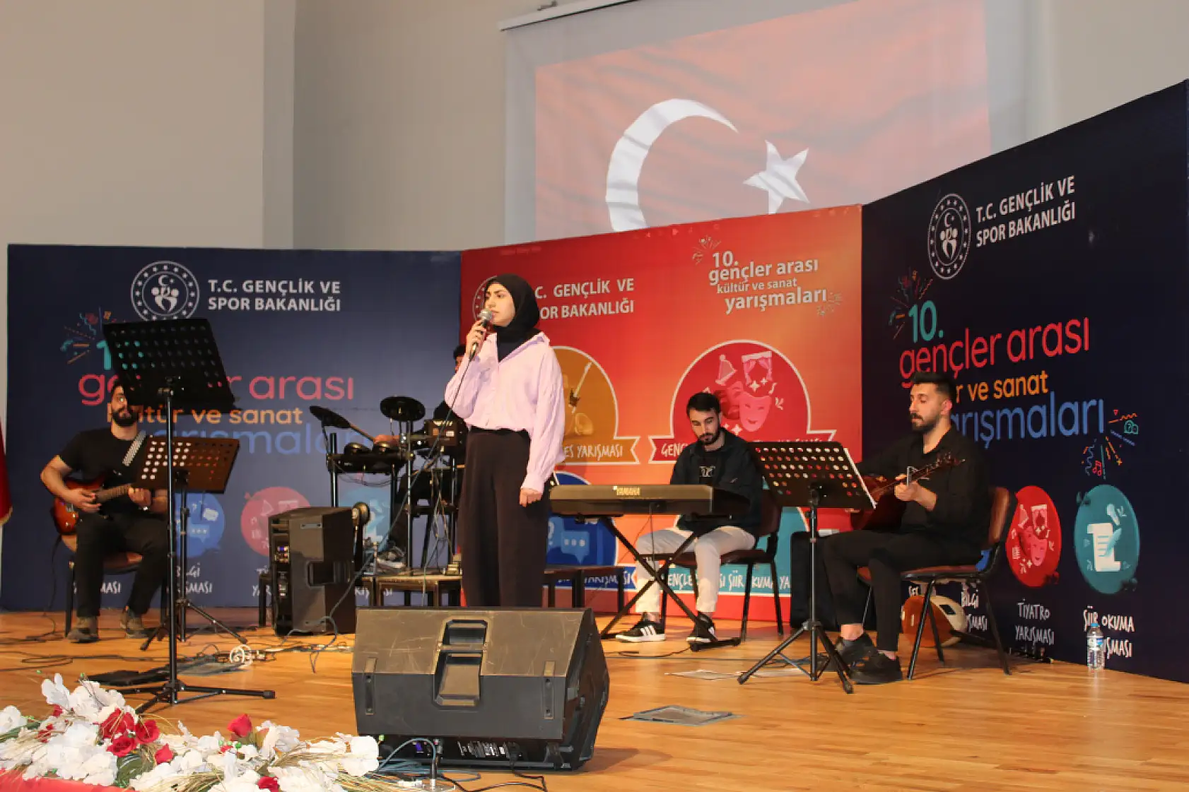 Ağrı'da gençler arası kültür ve sanat yarışmaları başladı