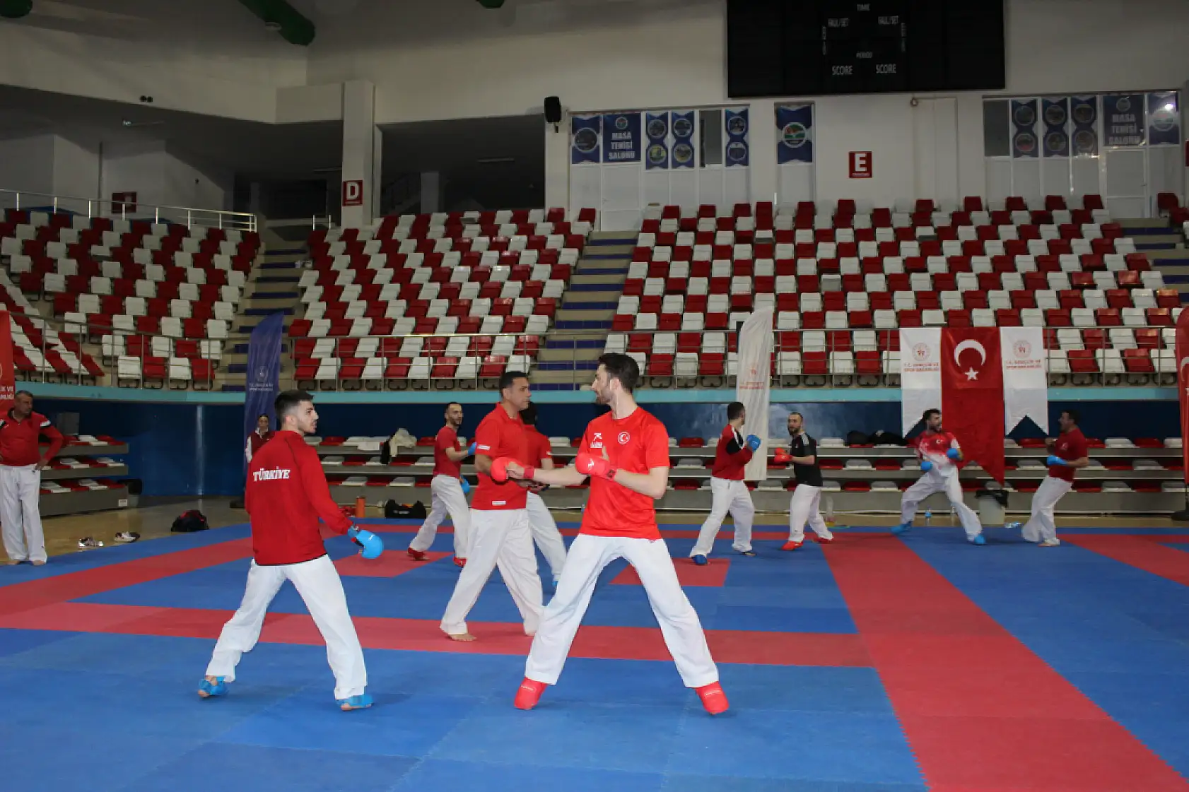 Ağrı'da spora ve gençliğe yönelik katılımcı etkinlikler aralıksız sürdürülüyor