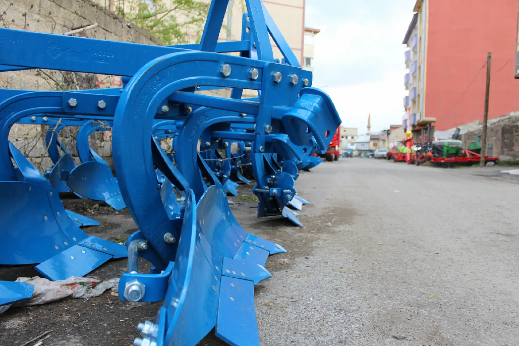 Ağrı'da tarım sezonu başladı, zirai aletlere olan ilgi arttı