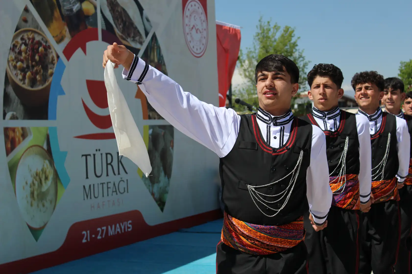 Millet Bahçesi'nde Ağrı'nın yöresel lezzetleri buluştu