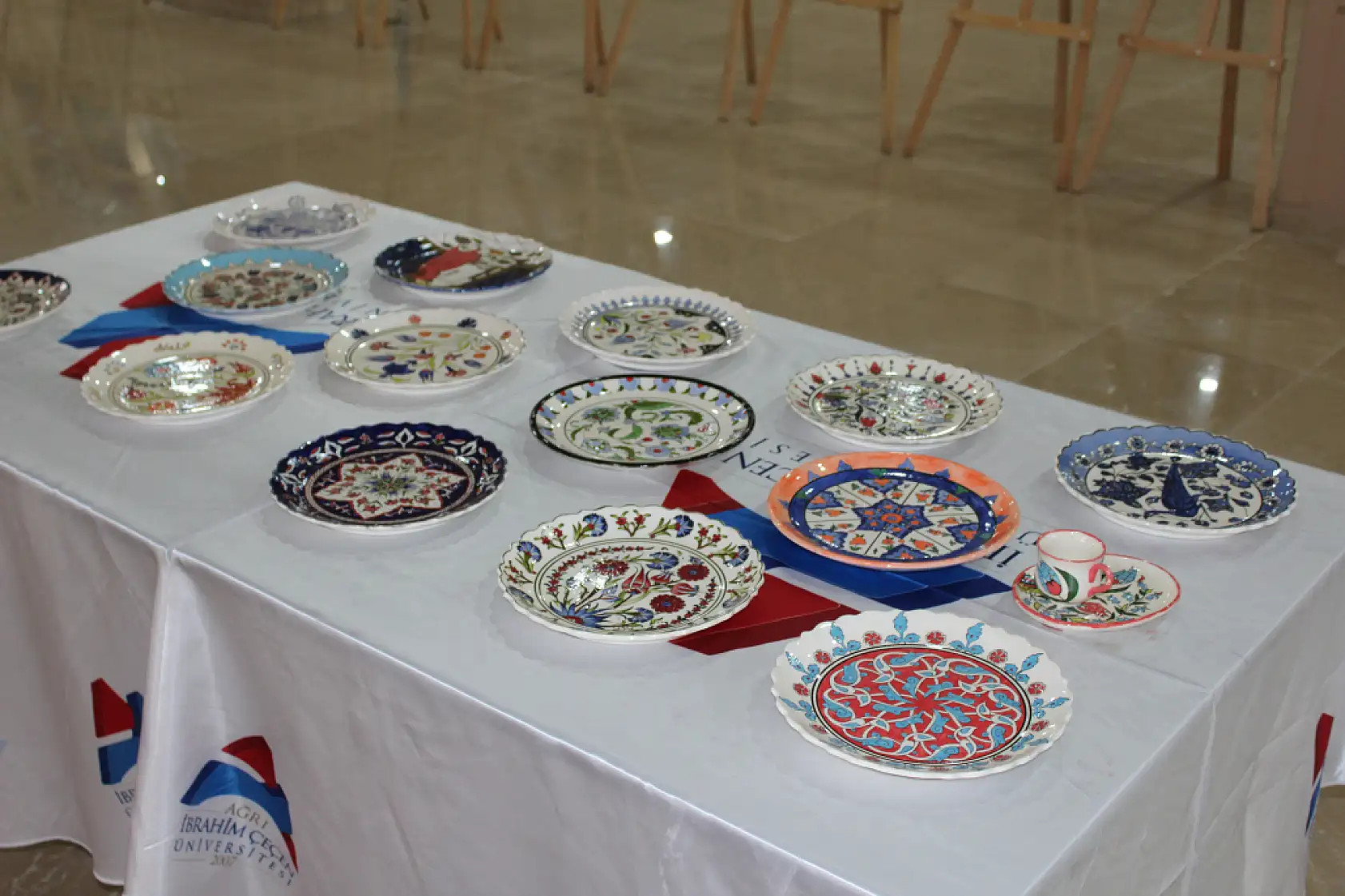 Ağrı'da öğrencilerden hayran bırakan mezuniyet sergisi