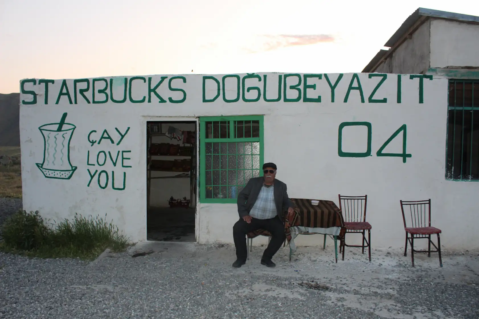 Ağrı Dağı'na karşı demlenen çay, Türkiye'nin dört bir yanından ziyaretçi çekiyor