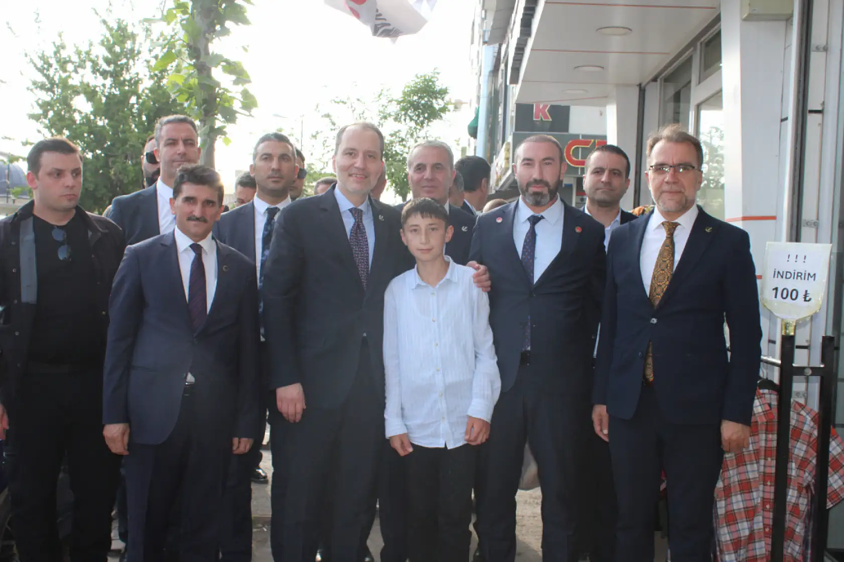 Erbakan Patnos'ta çarşı esnafıyla bir araya geldi