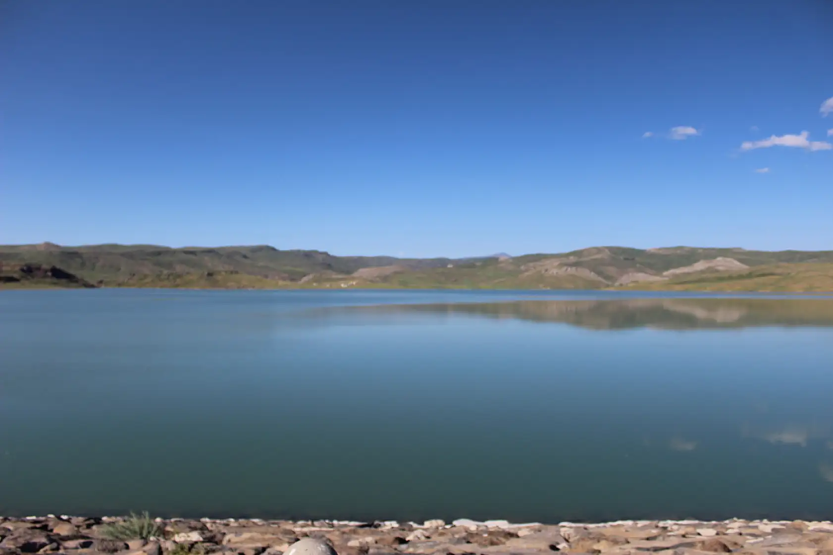 Yazın Ağrı'da gençlerin doğaya açılan kapısı: Yazıcı Barajı