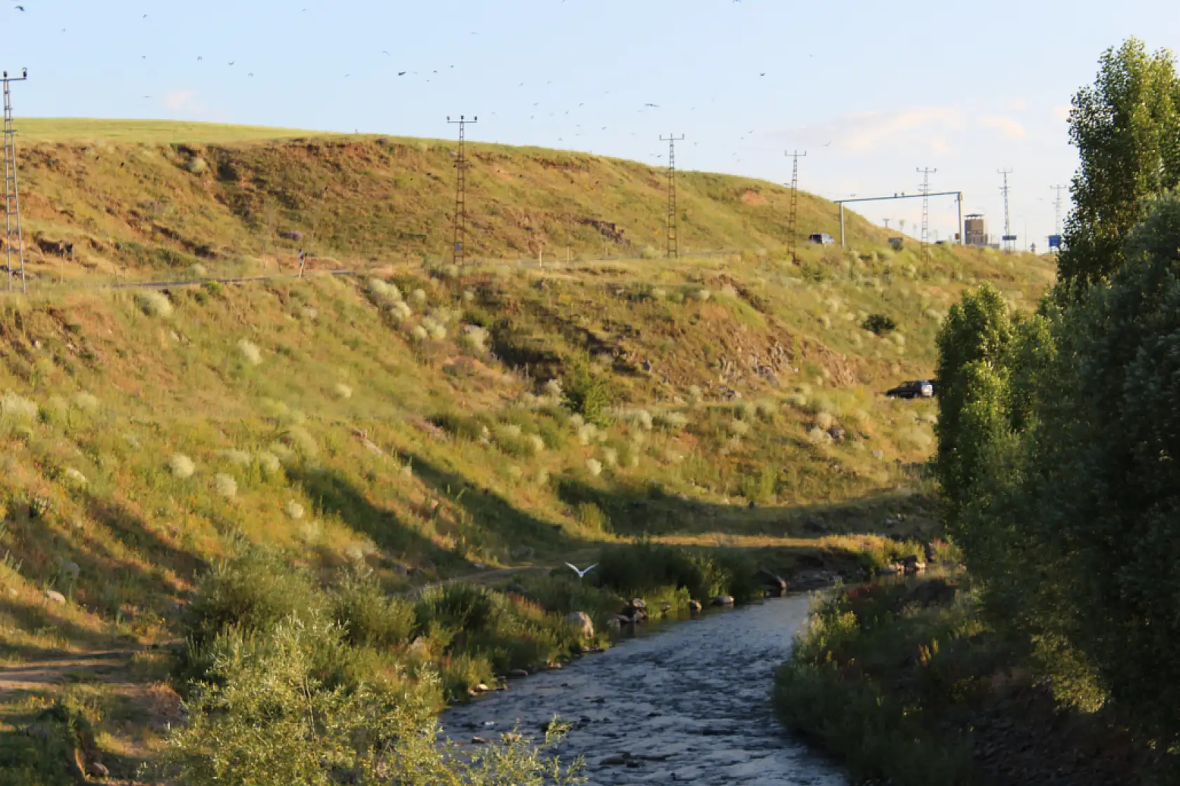 Hamur'da yaz mevsimi kartpostallık manzaralar sundu