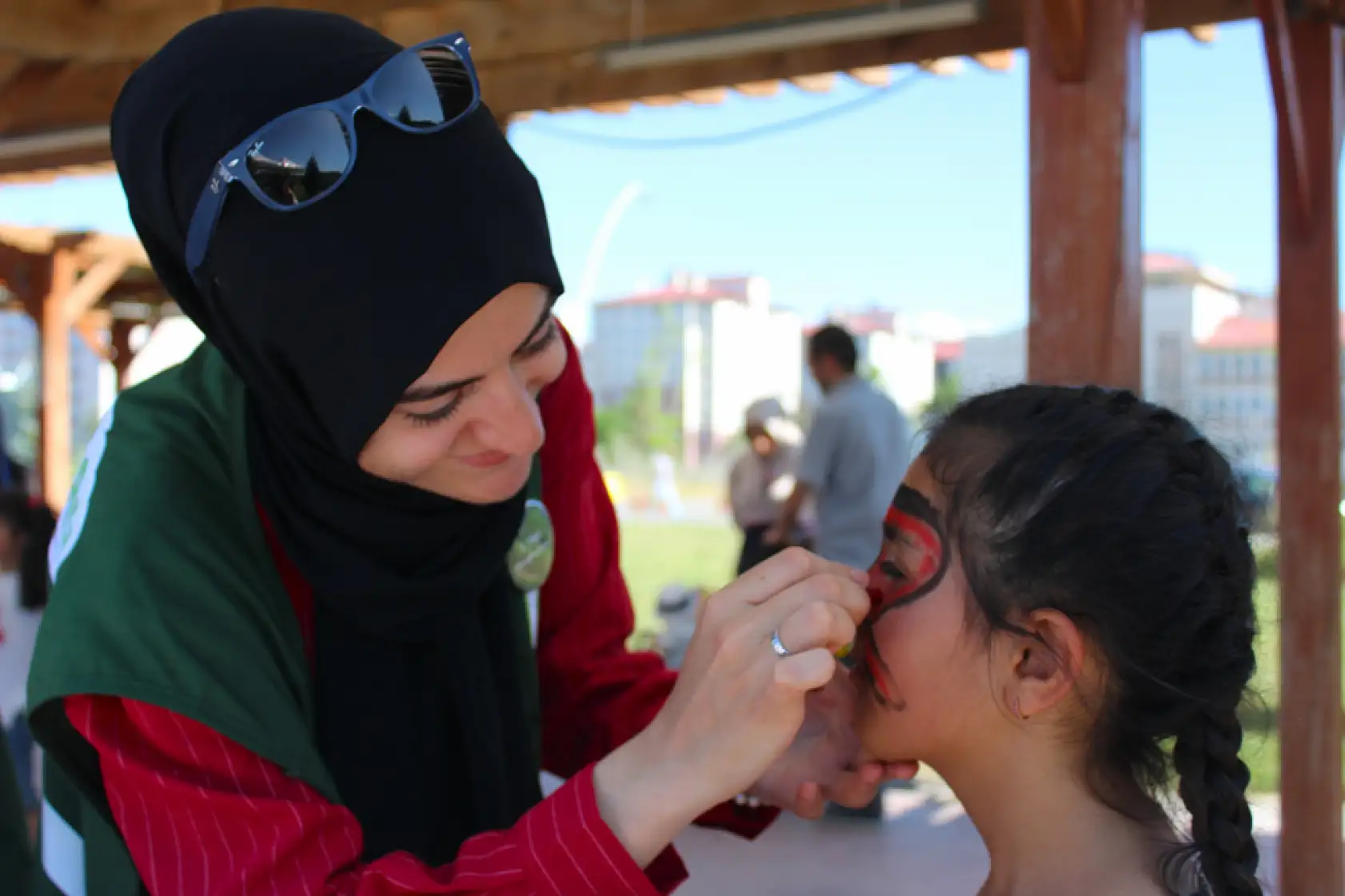 Yeşilay'dan farkındalık desteği: Bağımlılıkla mücadele mesajı kermeste verildi