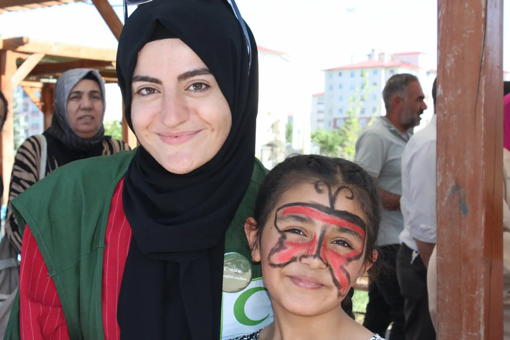 Yeşilay'dan farkındalık desteği: Bağımlılıkla mücadele mesajı kermeste verildi
