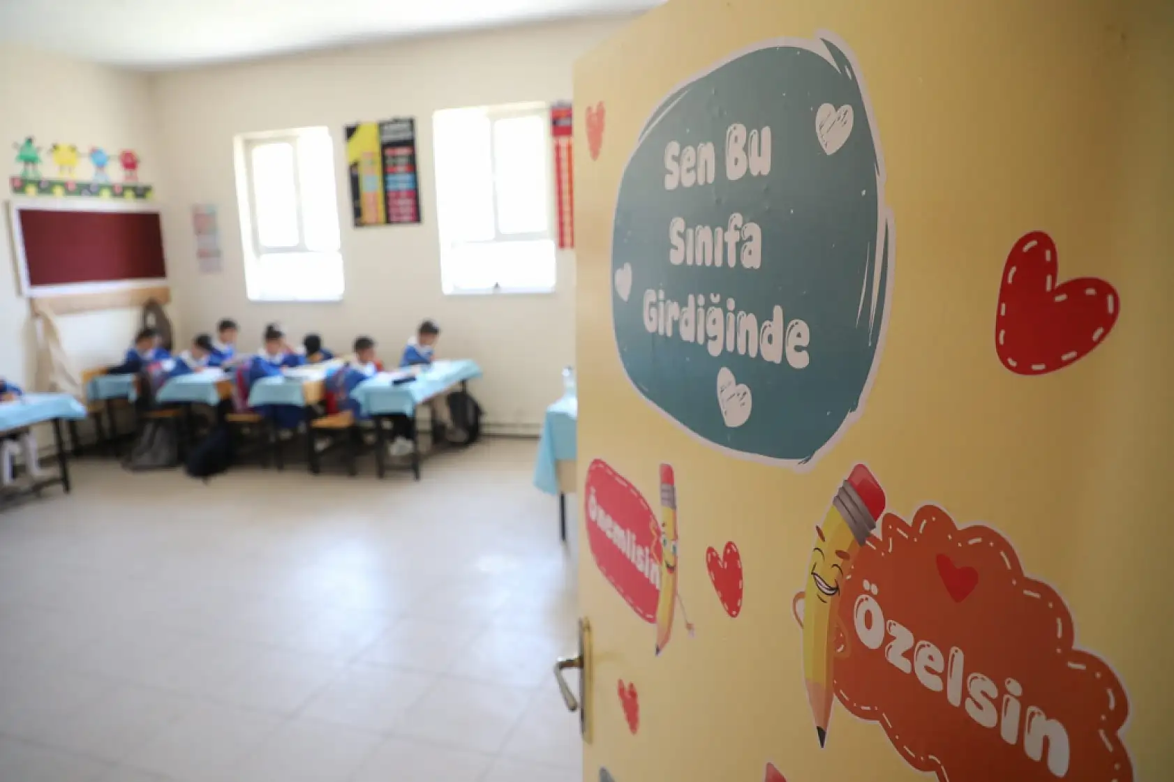 Ağrı'da öğretmen, imam ve muhtar el ele verdi, okulun yüzü değişti