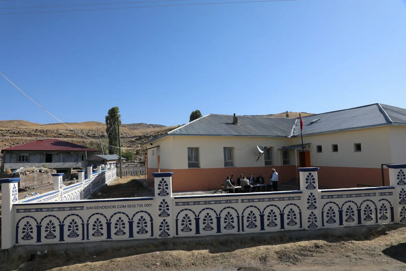 Ağrı'da öğretmen, imam ve muhtar el ele verdi, okulun yüzü değişti