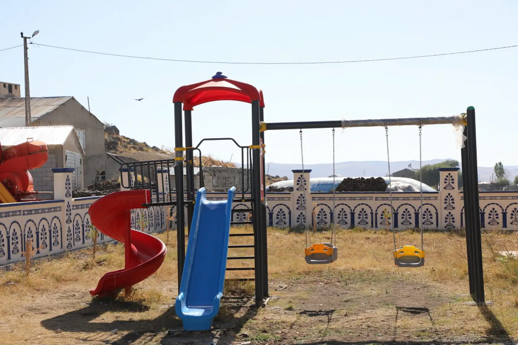 Ağrı'da öğretmen, imam ve muhtar el ele verdi, okulun yüzü değişti