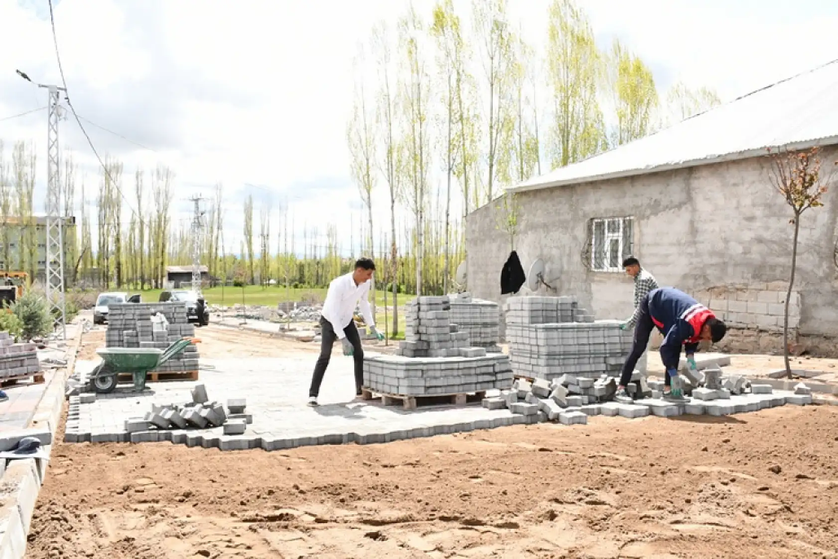 Patnos'ta bayram sonrası hizmet seferberliği başladı