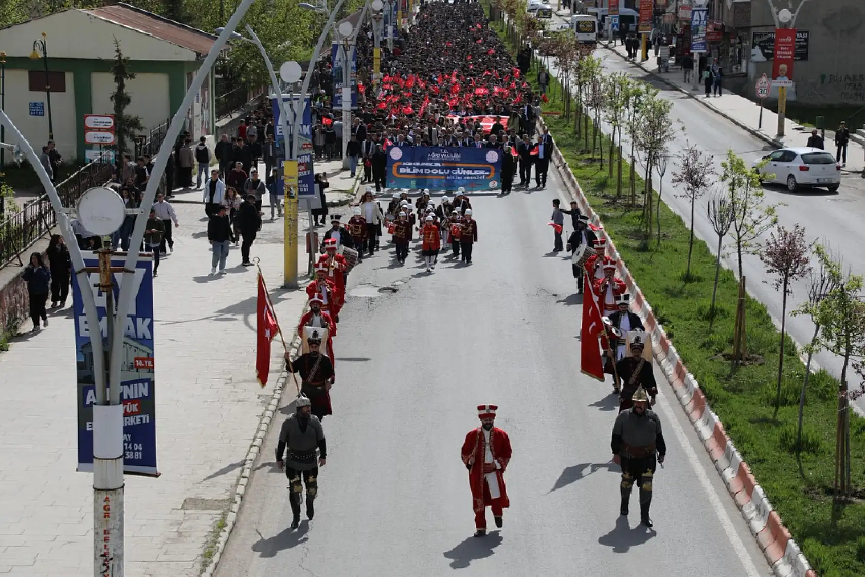 Ağrı'da 'Bilim Dolu Günler' şenliği başladı