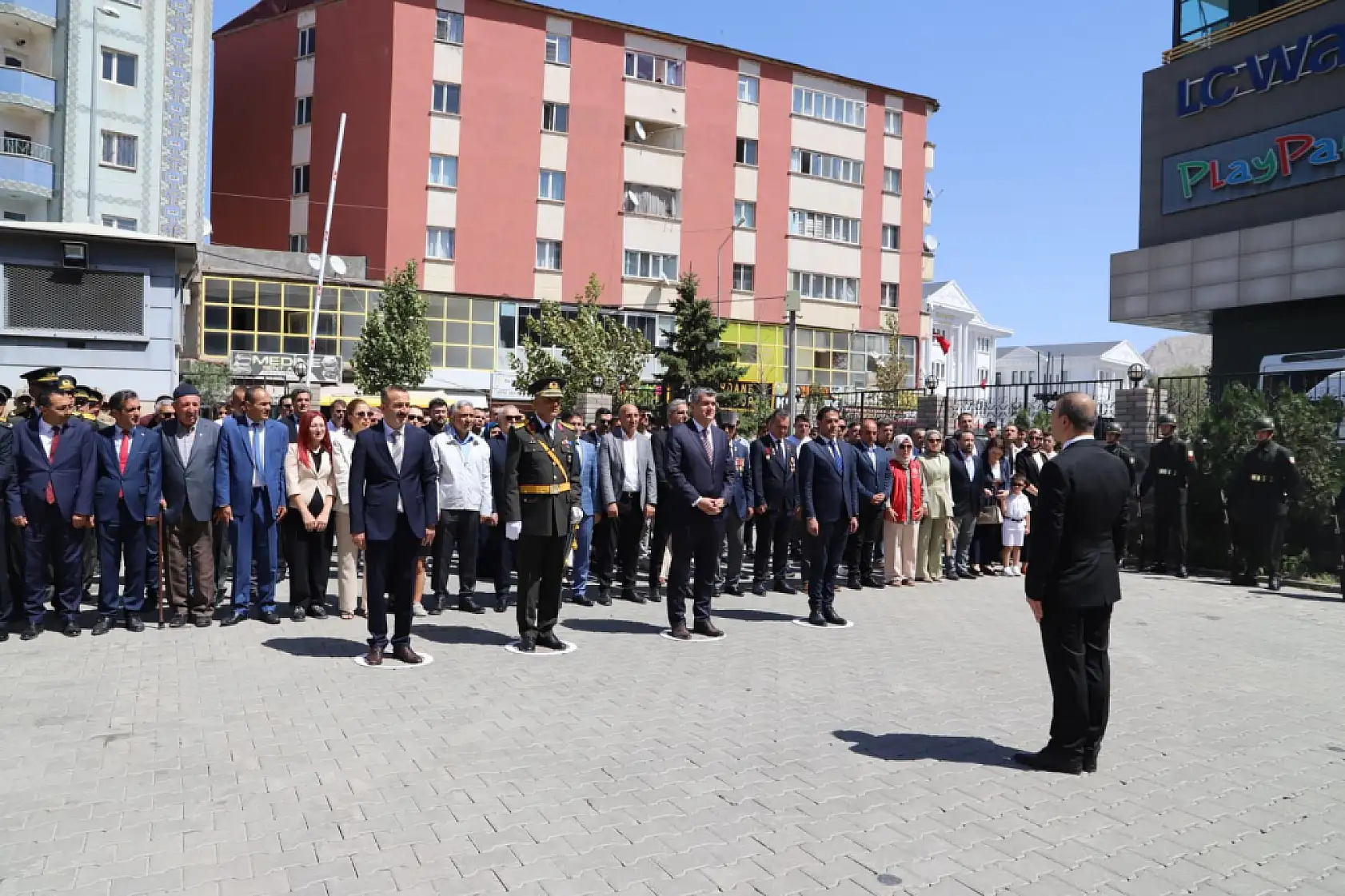 Zafer bayramı heyecanı Doğubayazıt'ta hissedildi