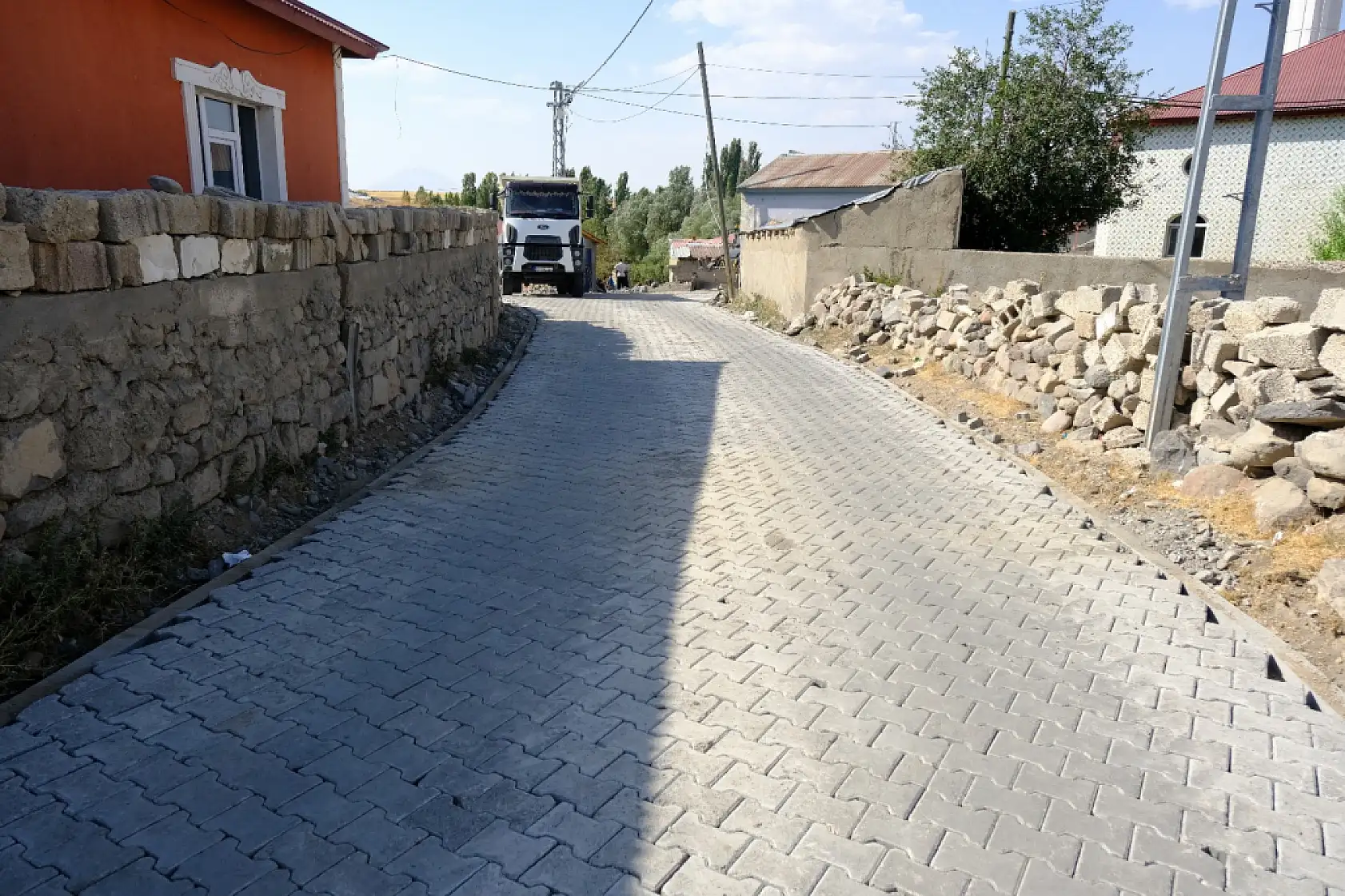Taştekne Köyü modern yollarına kavuştu