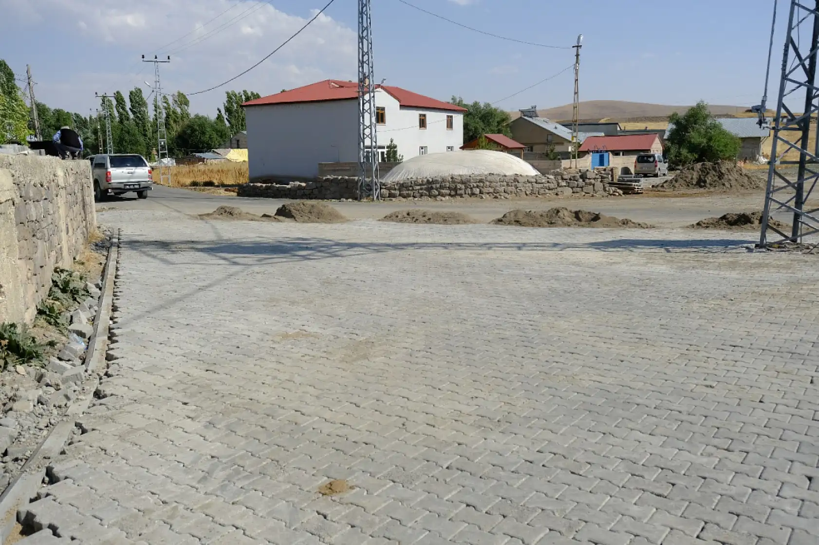 Taştekne Köyü modern yollarına kavuştu