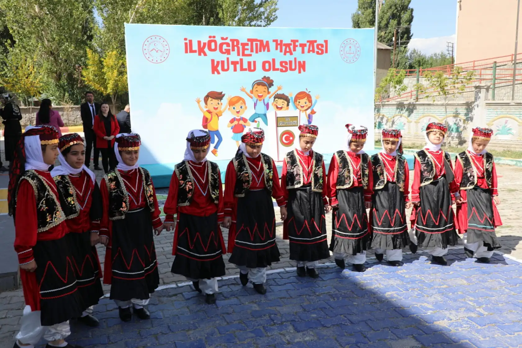 Ağrı'da İlköğretim Haftası neşe ile kutlandı