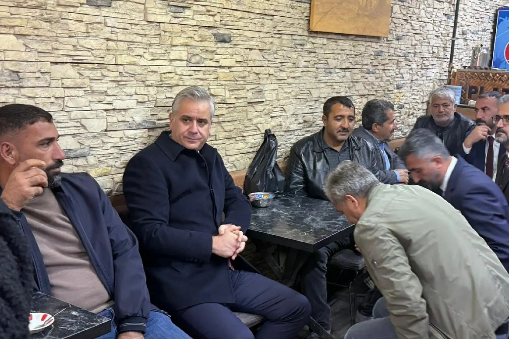 AK Parti Genel Başkan Yardımcısı Yalçın, Ağrı'da esnafın nabzını tuttu