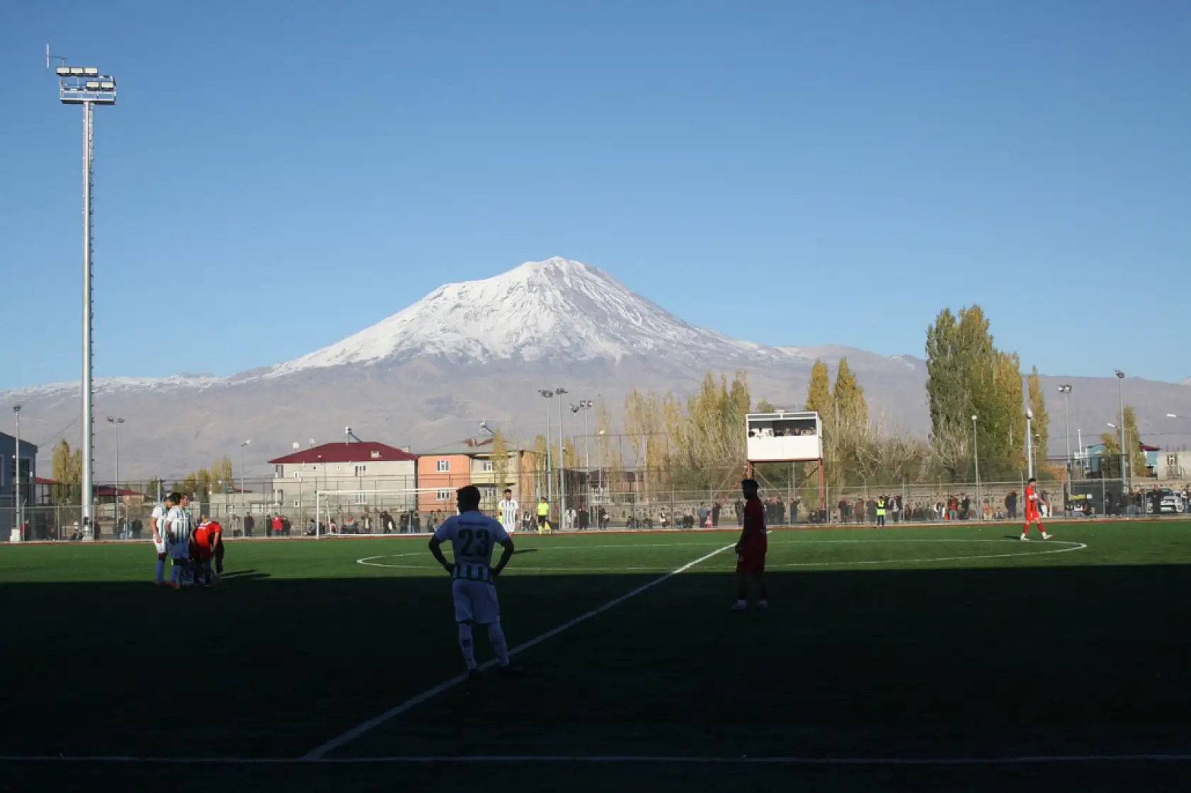 Doğubayazıt FK evinde şov yaptı, Kars Spor'u 2-0 mağlup etti