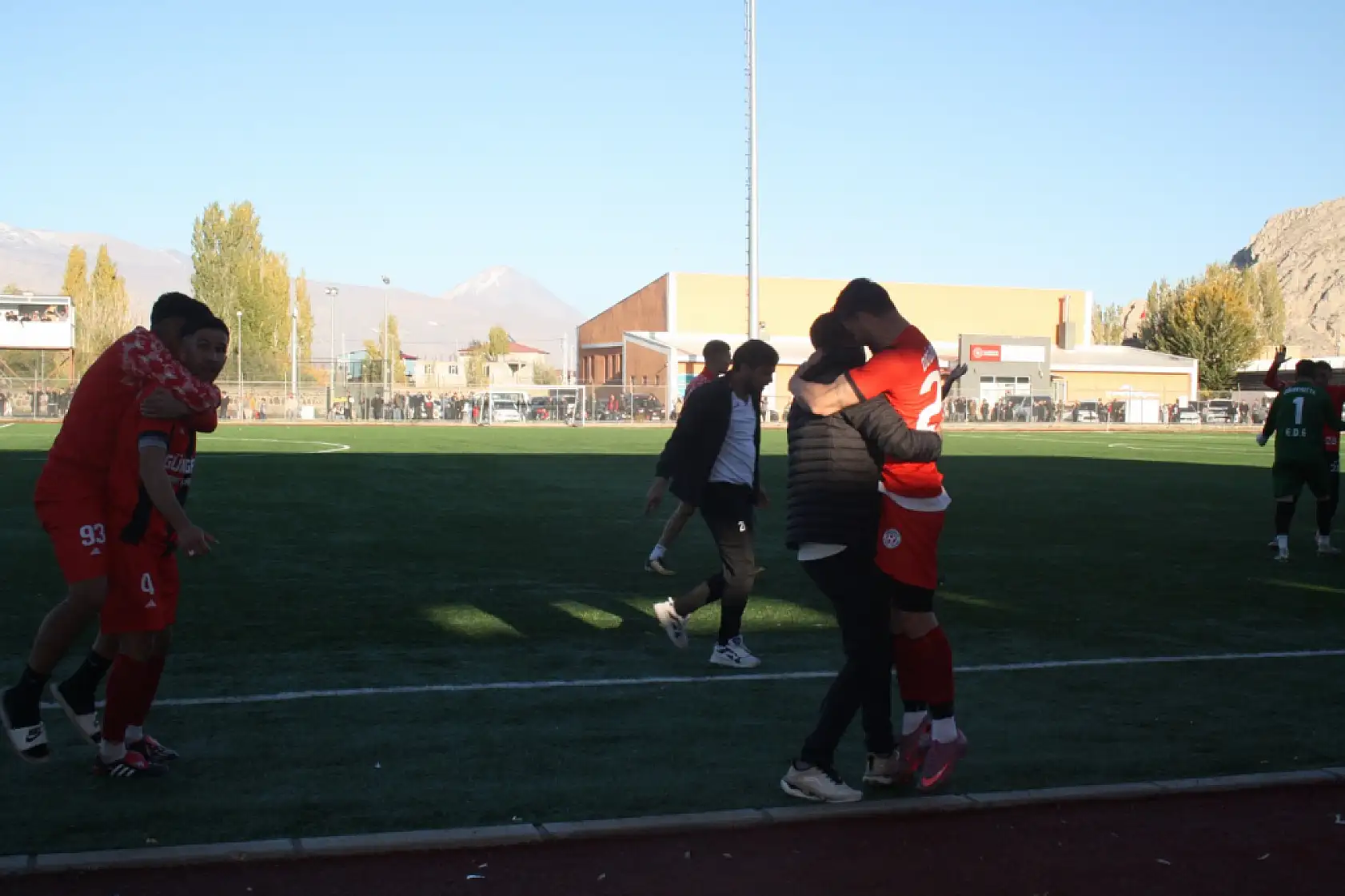 Doğubayazıt FK evinde şov yaptı, Kars Spor'u 2-0 mağlup etti