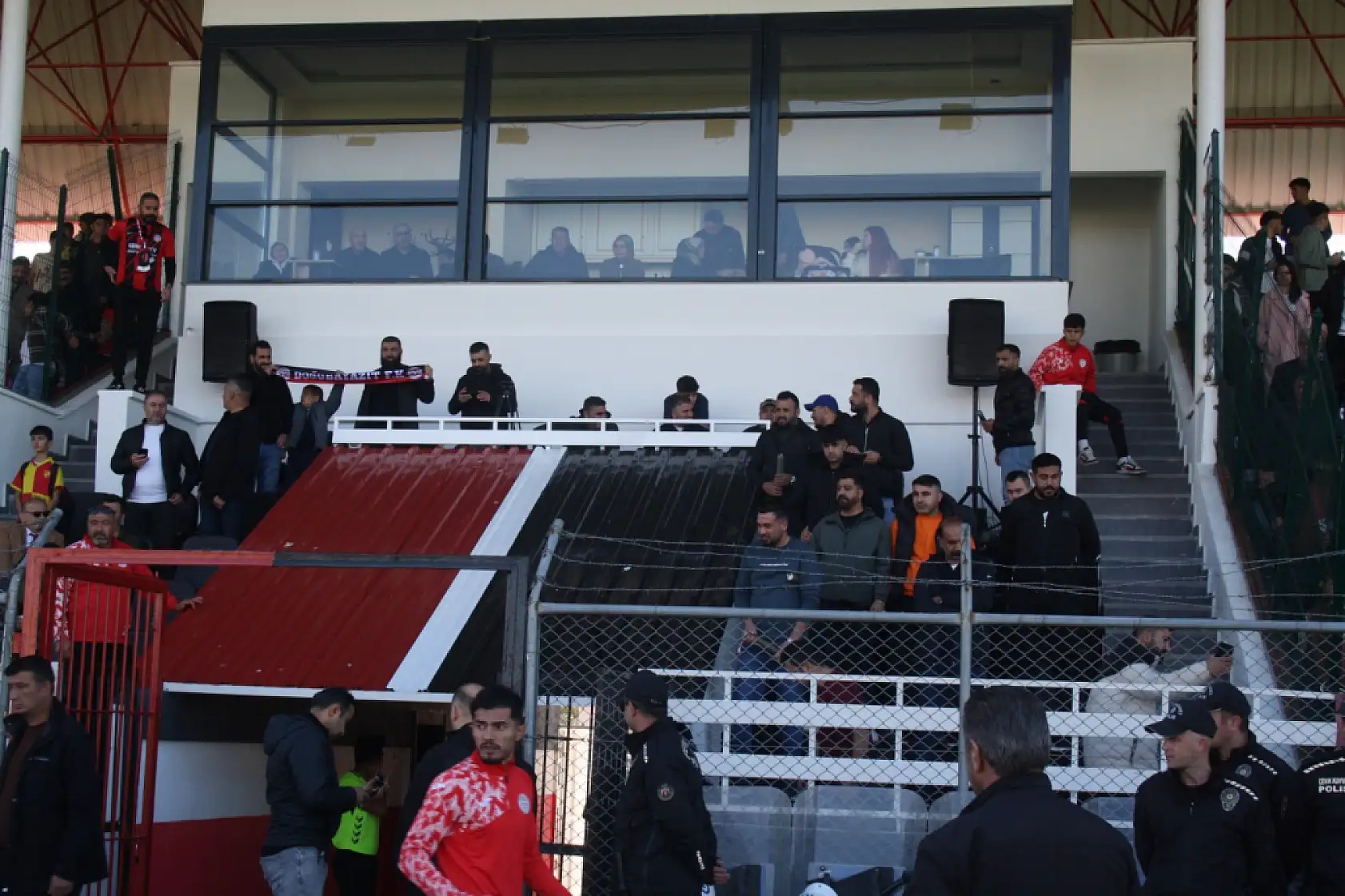 Doğubayazıt FK evinde şov yaptı, Kars Spor'u 2-0 mağlup etti