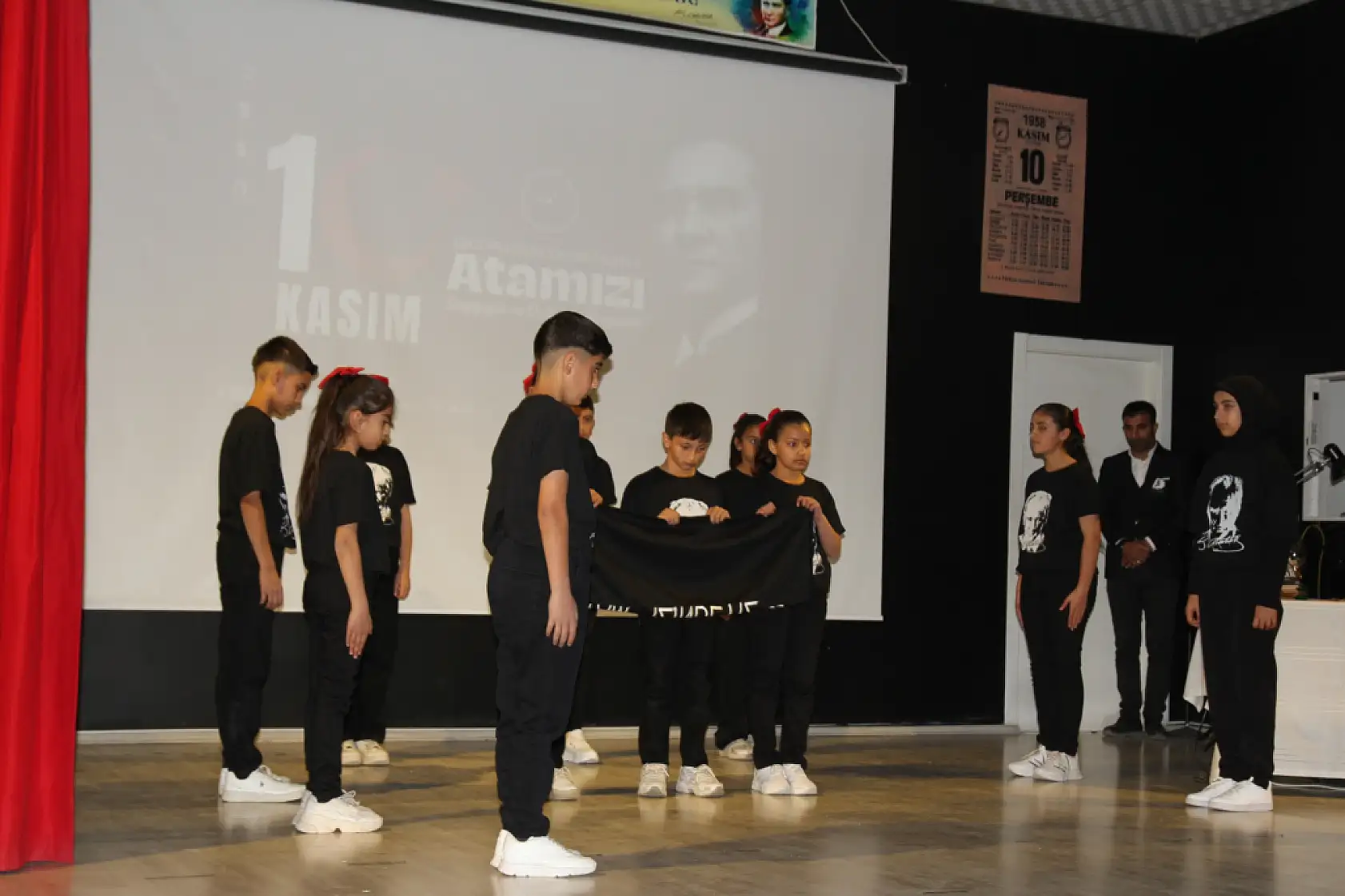 Doğubayazıt'ta sirenler çaldı, ilçe tek yürek oldu