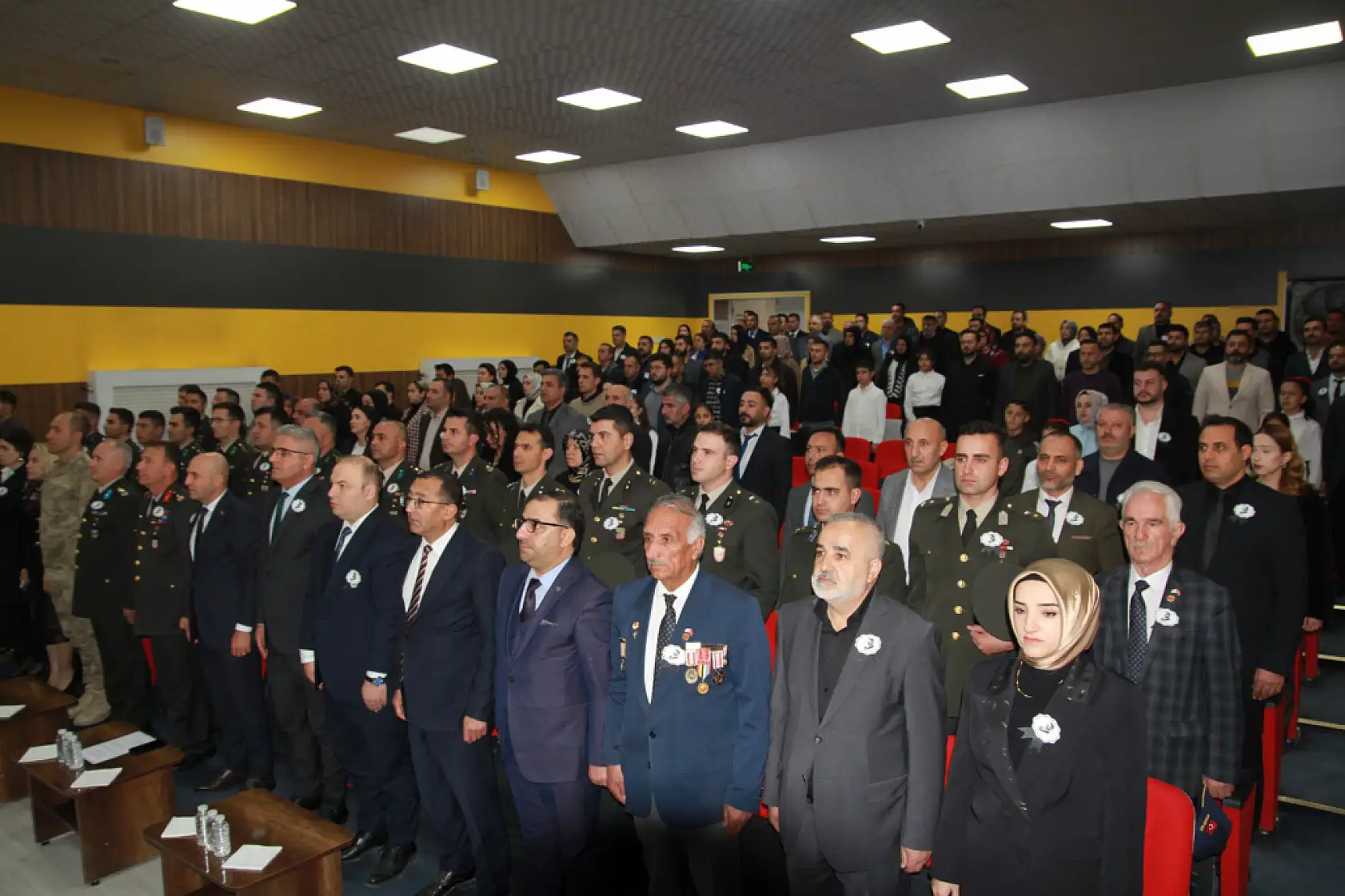 Doğubayazıt'ta sirenler çaldı, ilçe tek yürek oldu