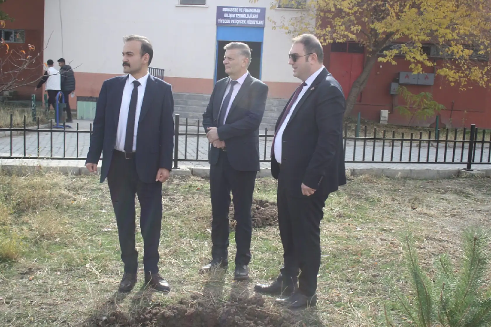 Milli Ağaçlandırma Günü'nde Doğubayazıt yeşerdi