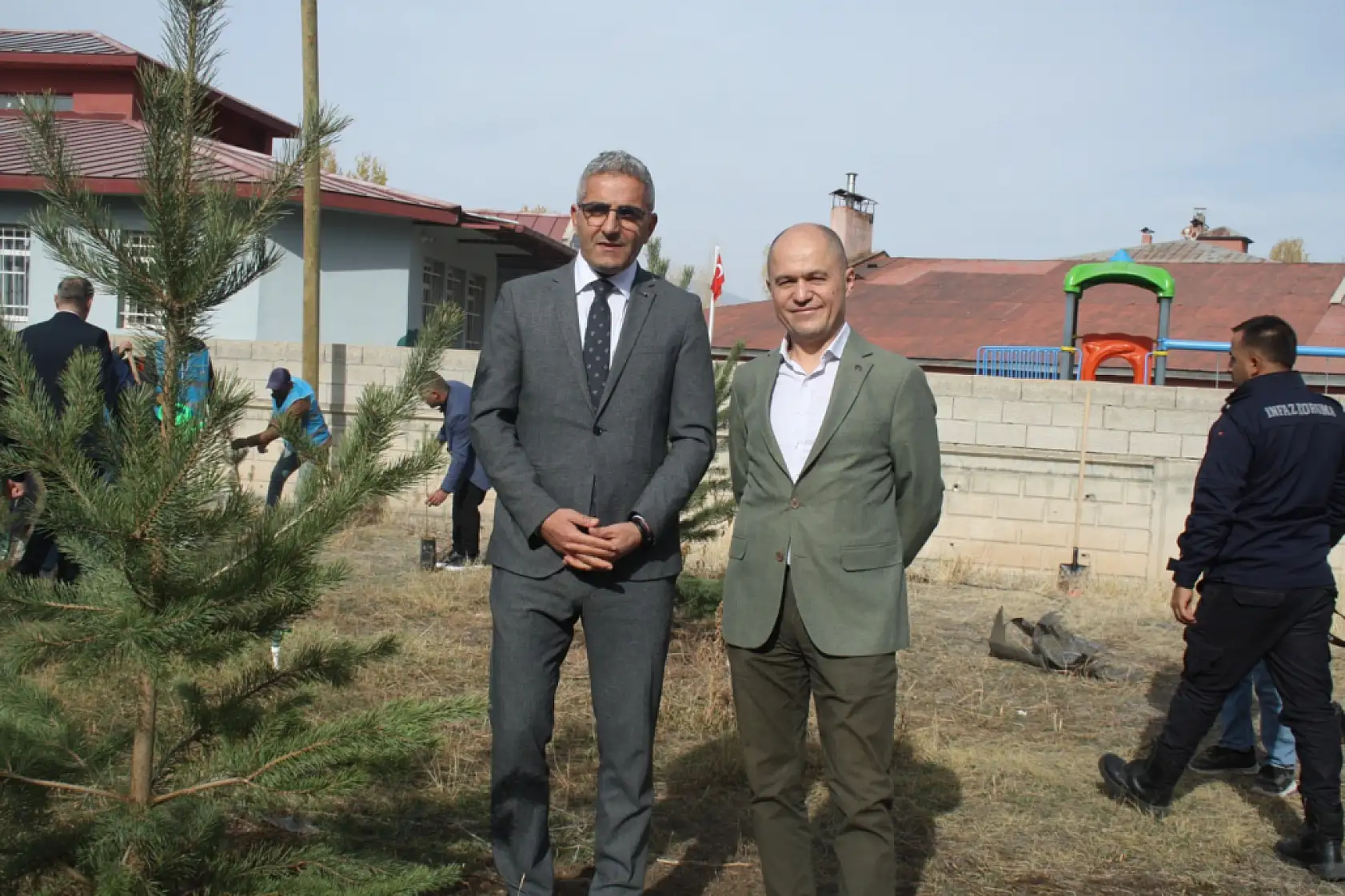 Milli Ağaçlandırma Günü'nde Doğubayazıt yeşerdi