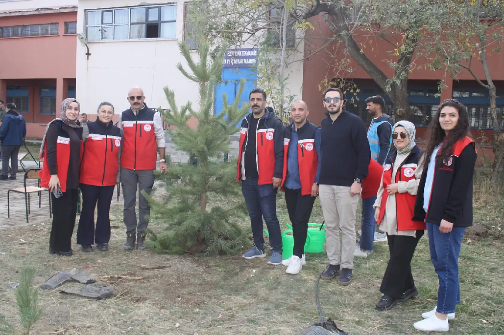Milli Ağaçlandırma Günü'nde Doğubayazıt yeşerdi