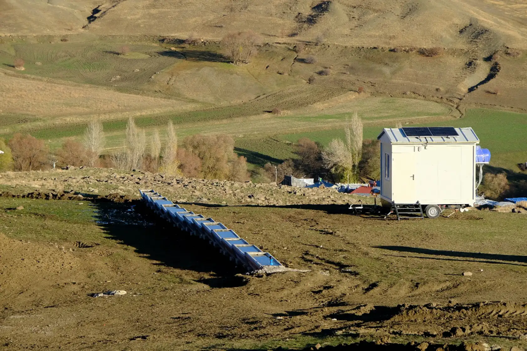 Ağrı'nın iki köyünde hayvancılık altyapısı yeni yatırımlarla güçlendirildi