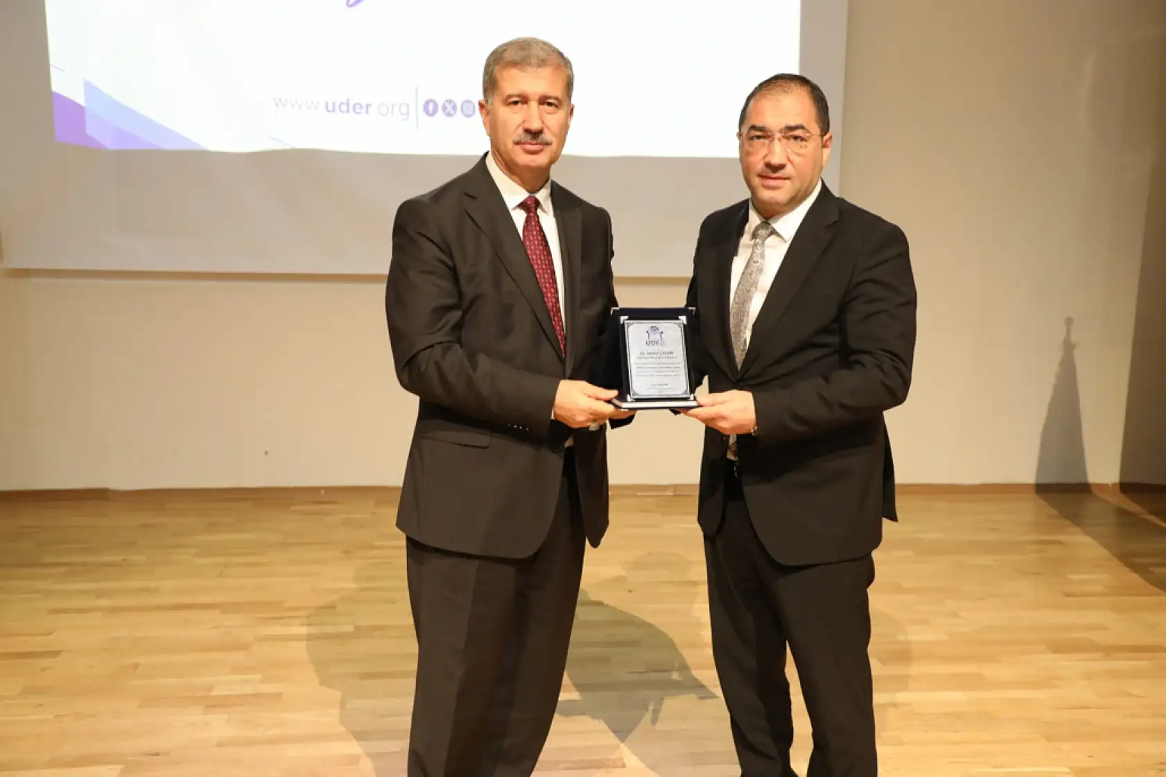 Çocukların hukuki ve psikolojik hakları Ağrı'daki konferansta ele alındı