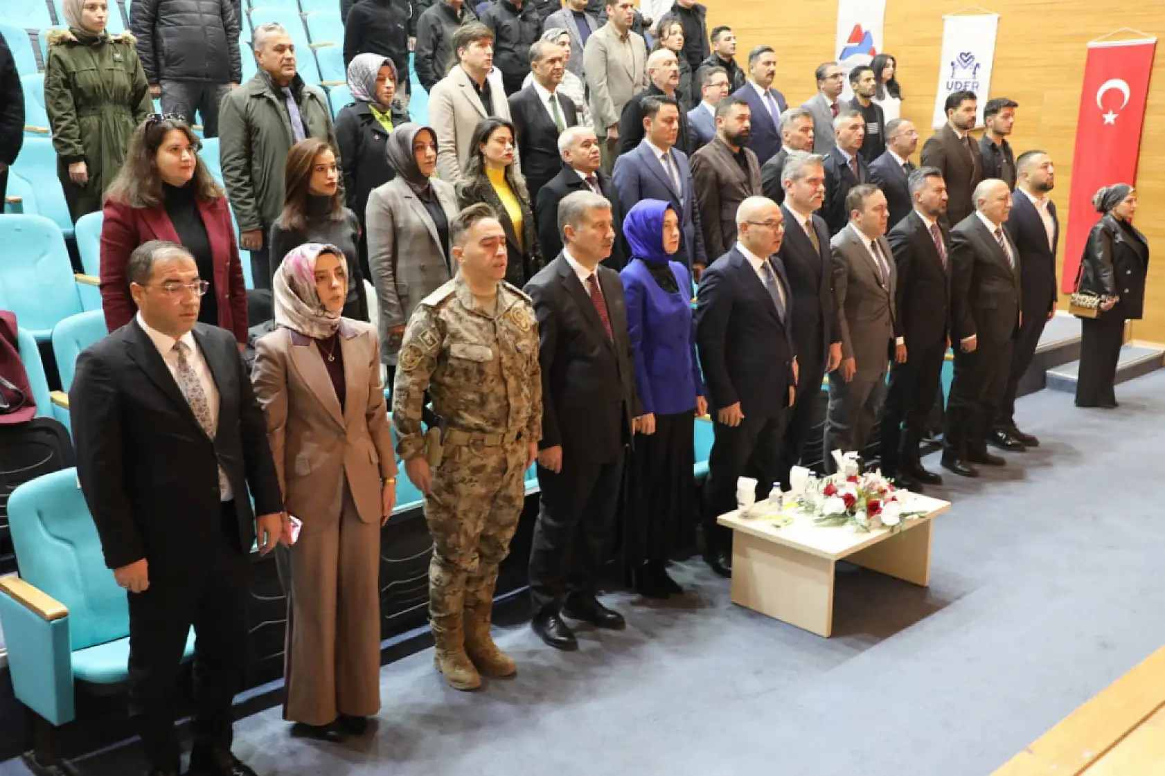 Çocukların hukuki ve psikolojik hakları Ağrı'daki konferansta ele alındı