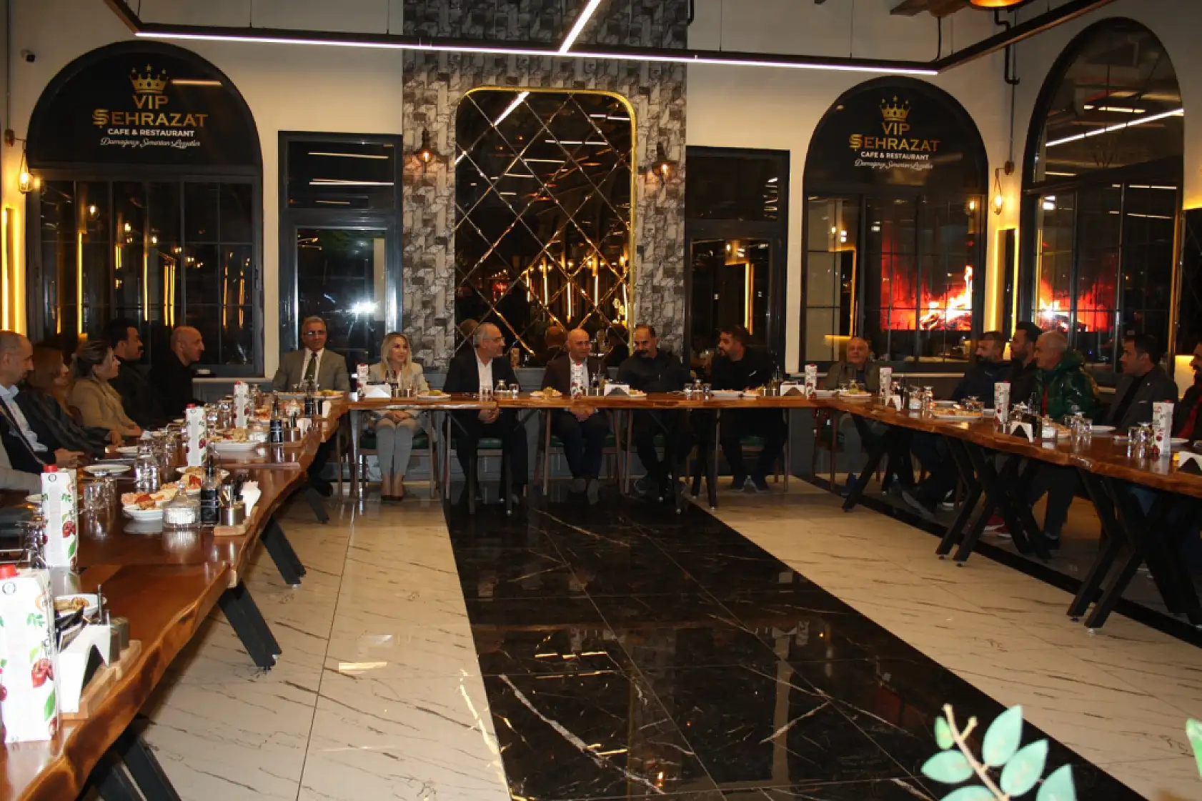 Doğubayazıt'ta futbol için destek zirvesi yapıldı