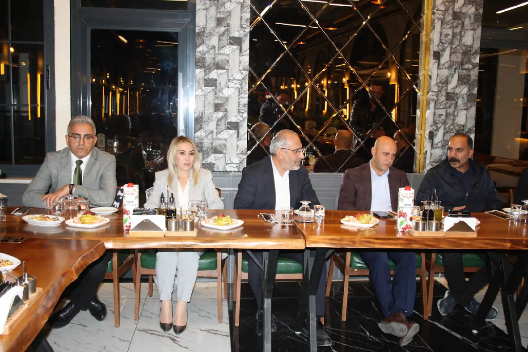 Doğubayazıt'ta futbol için destek zirvesi yapıldı