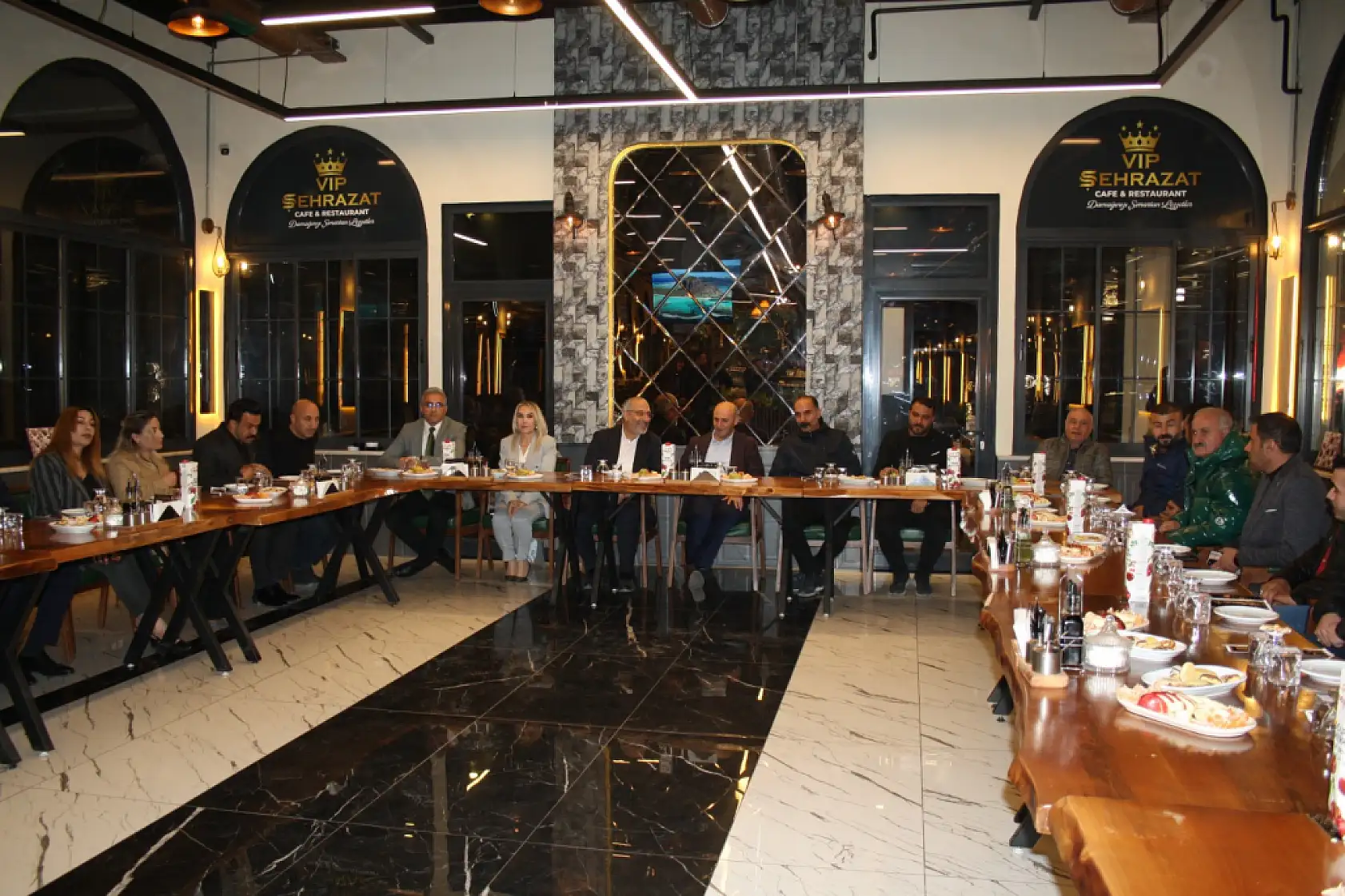 Doğubayazıt'ta futbol için destek zirvesi yapıldı